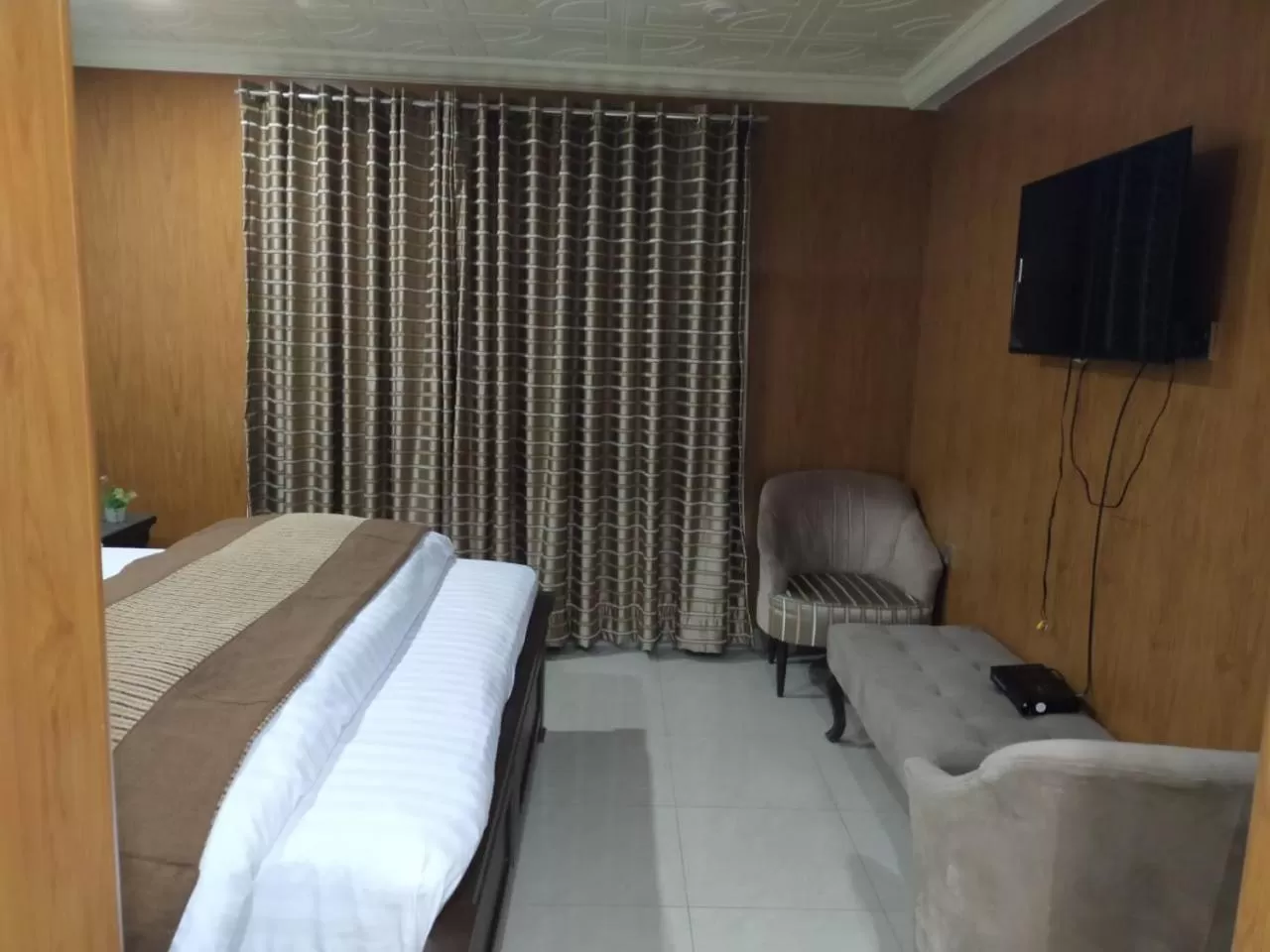 Photo of the whole room, Bed in Shagufta Royal Hotel Murree