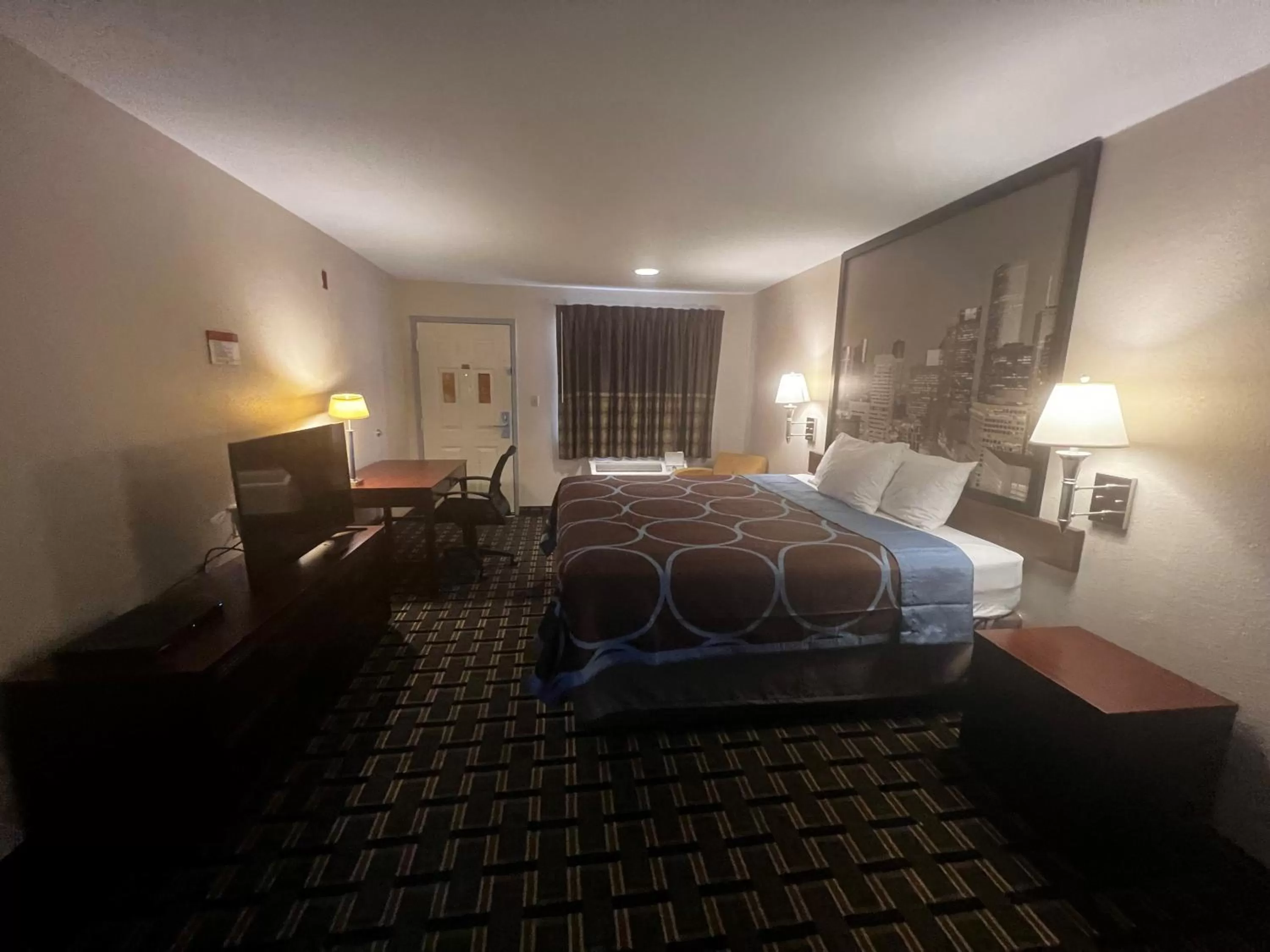 Photo of the whole room in Super 8 by Wyndham Baytown I-10