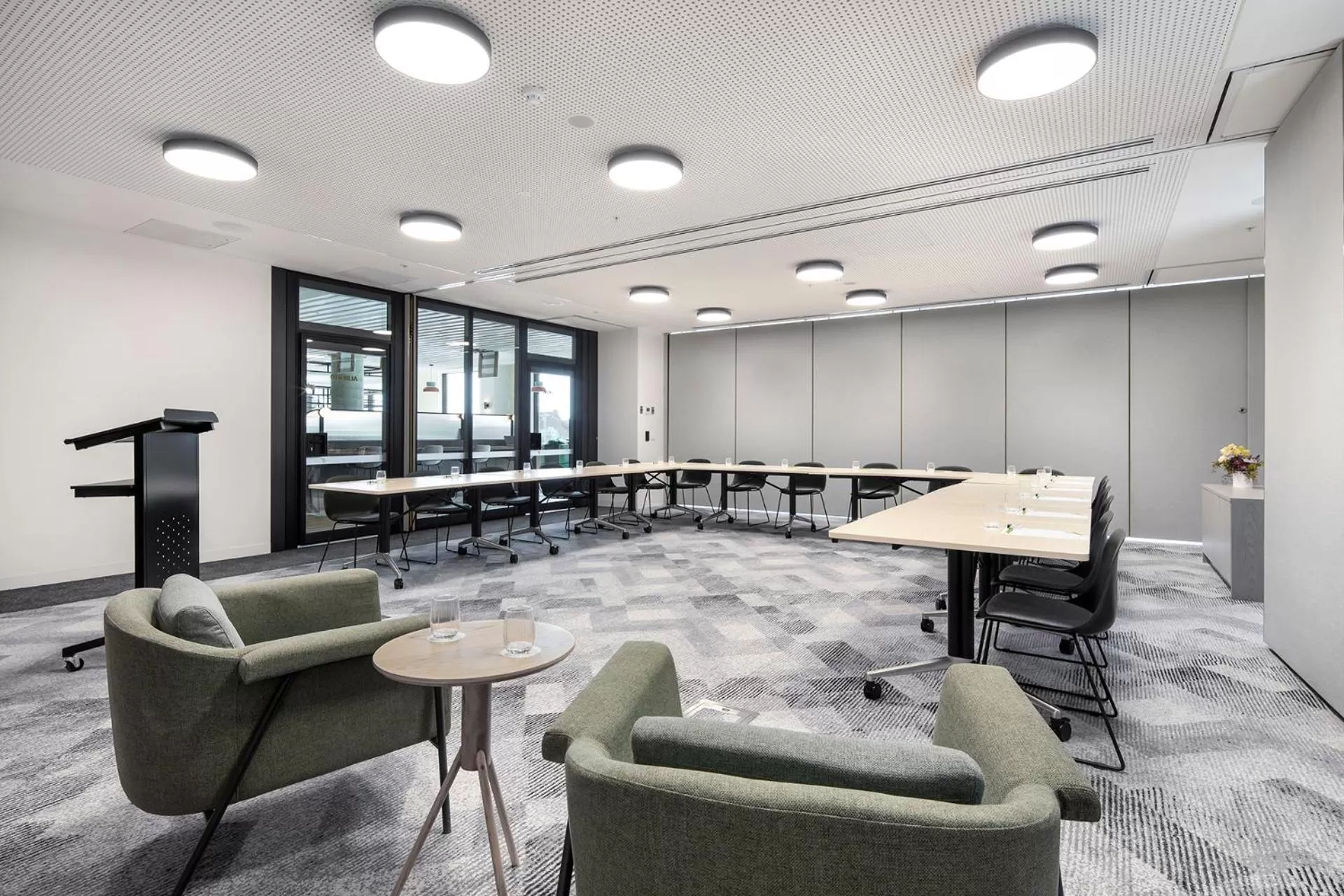 Meeting/conference room in Holiday Inn & Suites Geelong by IHG