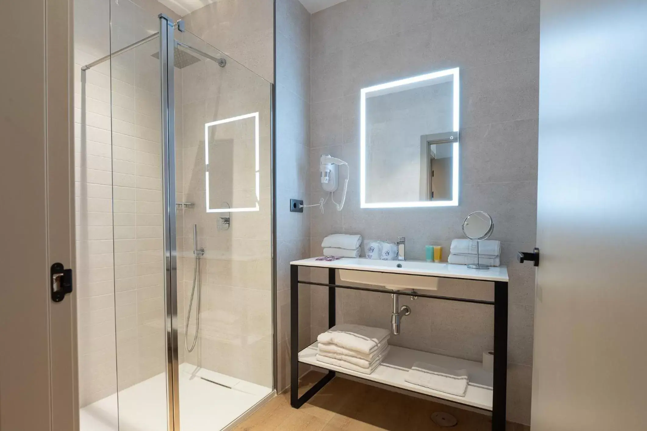 Double Room in Hotel Aldama Double Room in Hotel Aldama