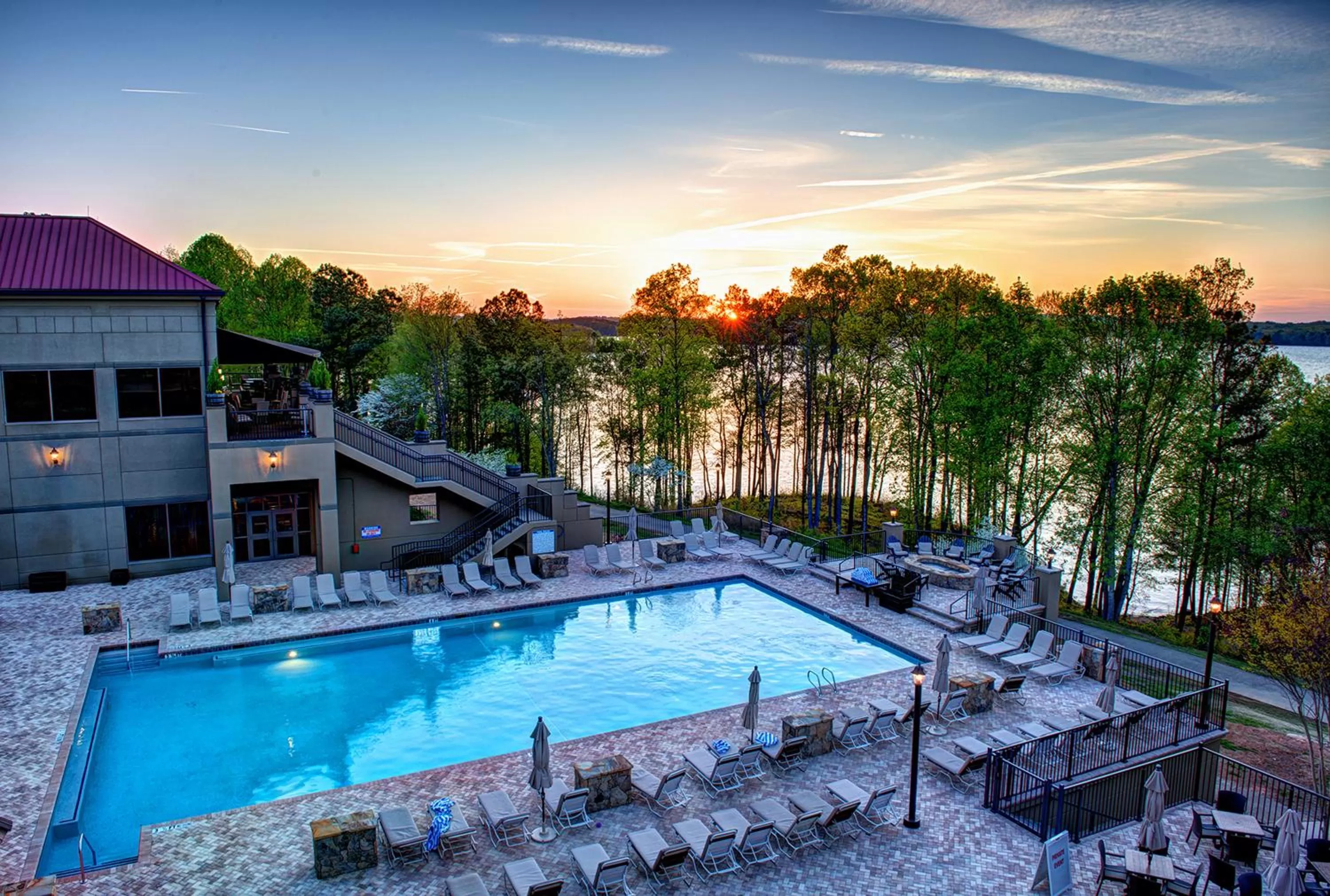 Swimming pool in Lanier Islands Legacy Lodge