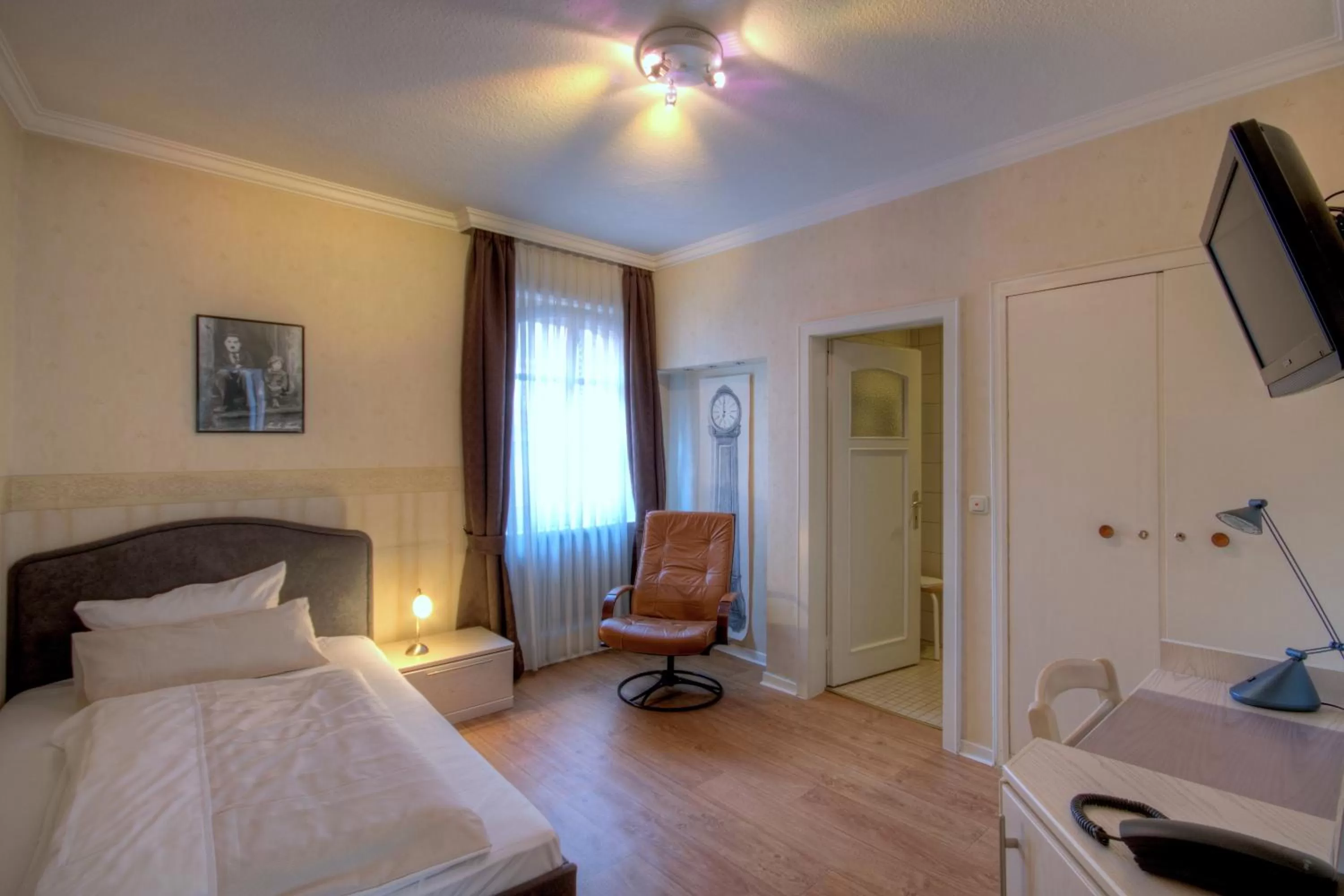 Bed in Hotel Zum Goldenen Stern