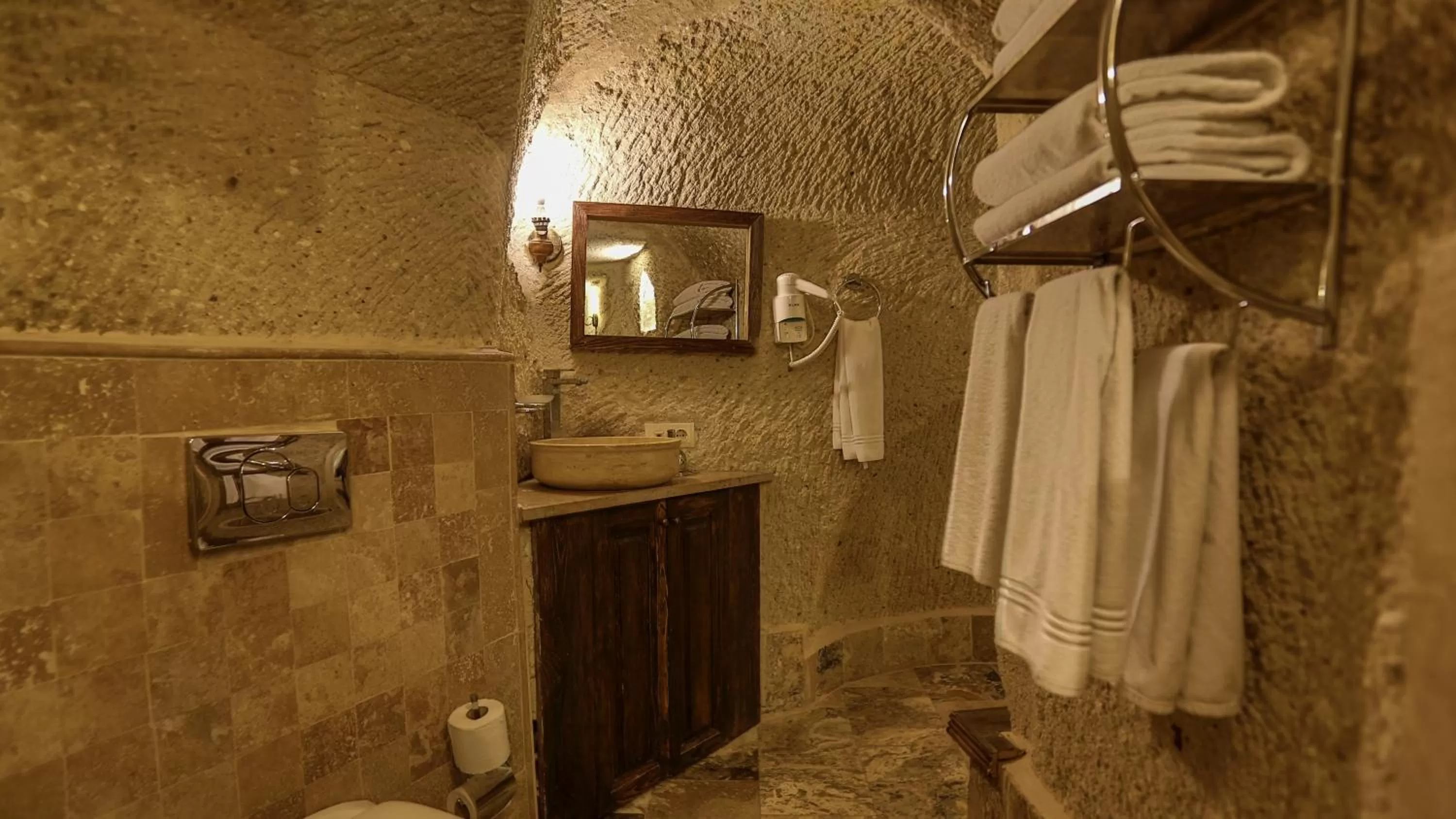 Bathroom in Hidden Cave Hotel