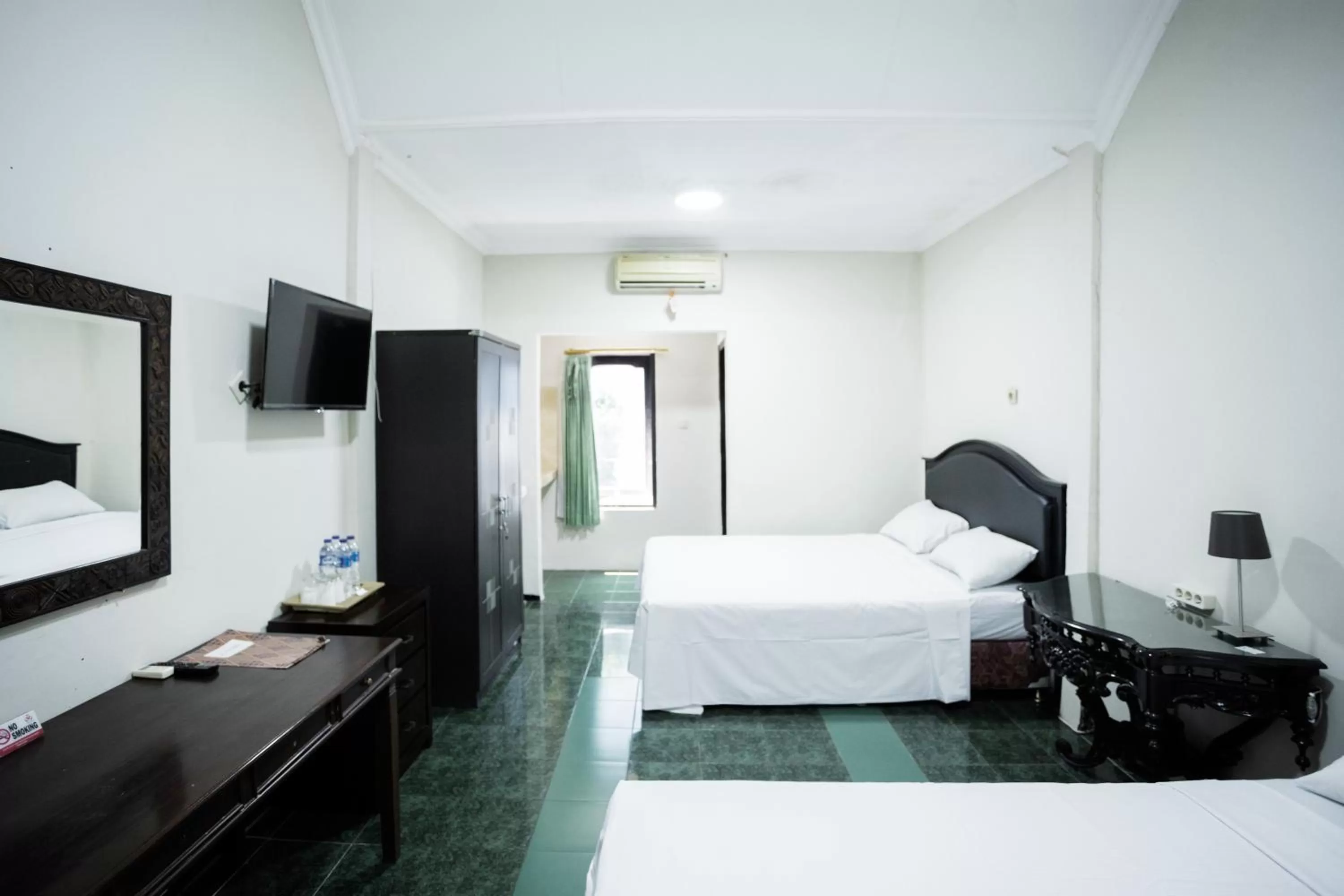 Photo of the whole room, Bed in Hotel Galuh Anindita