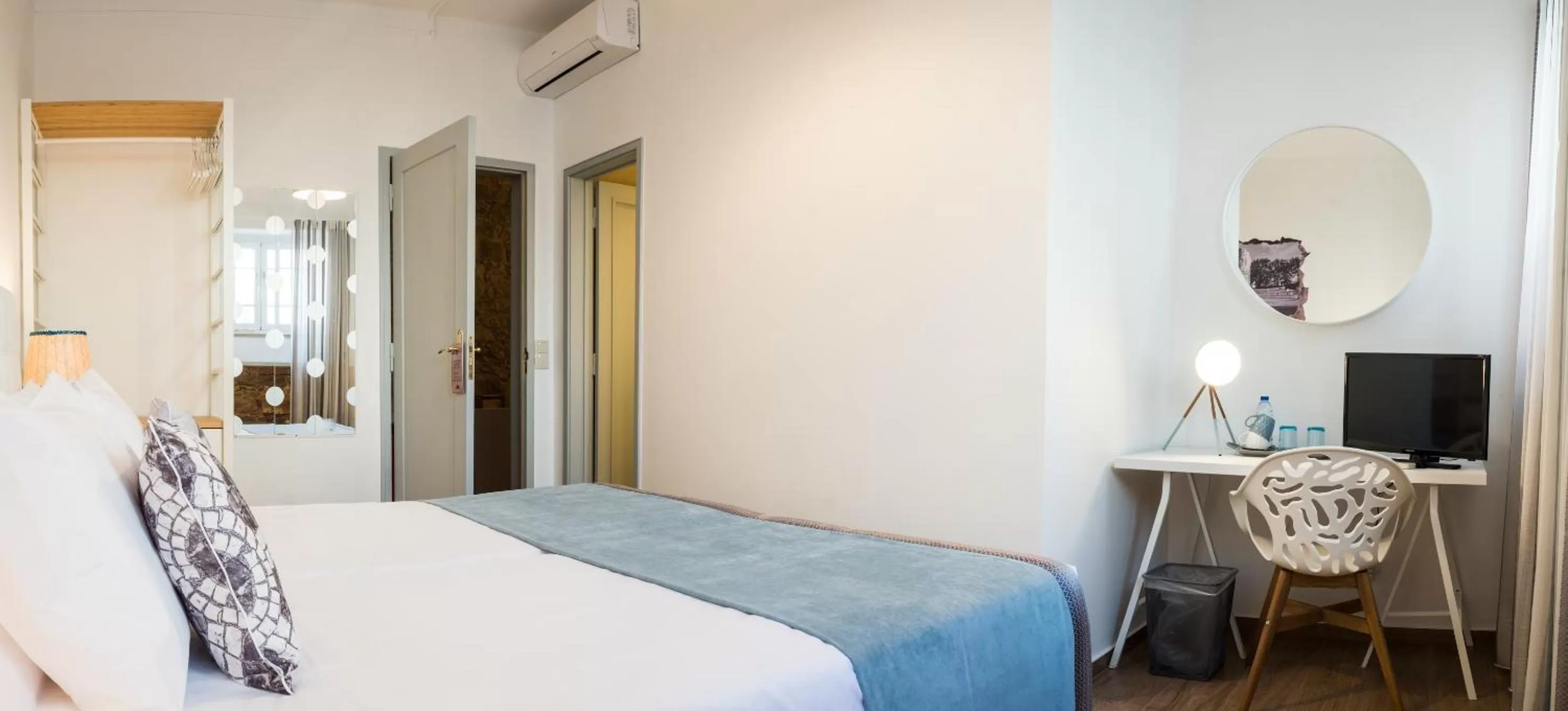 Photo of the whole room in Loulé Coreto Guesthouse