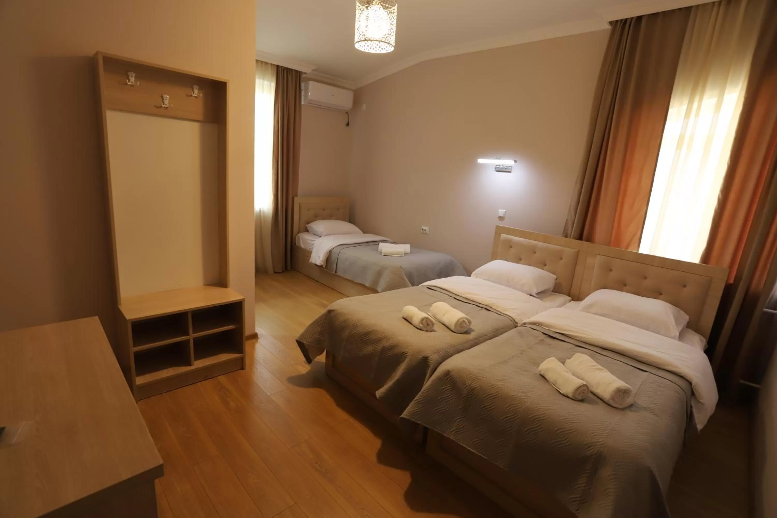 Photo of the whole room, Bed in Hotel Hollywood