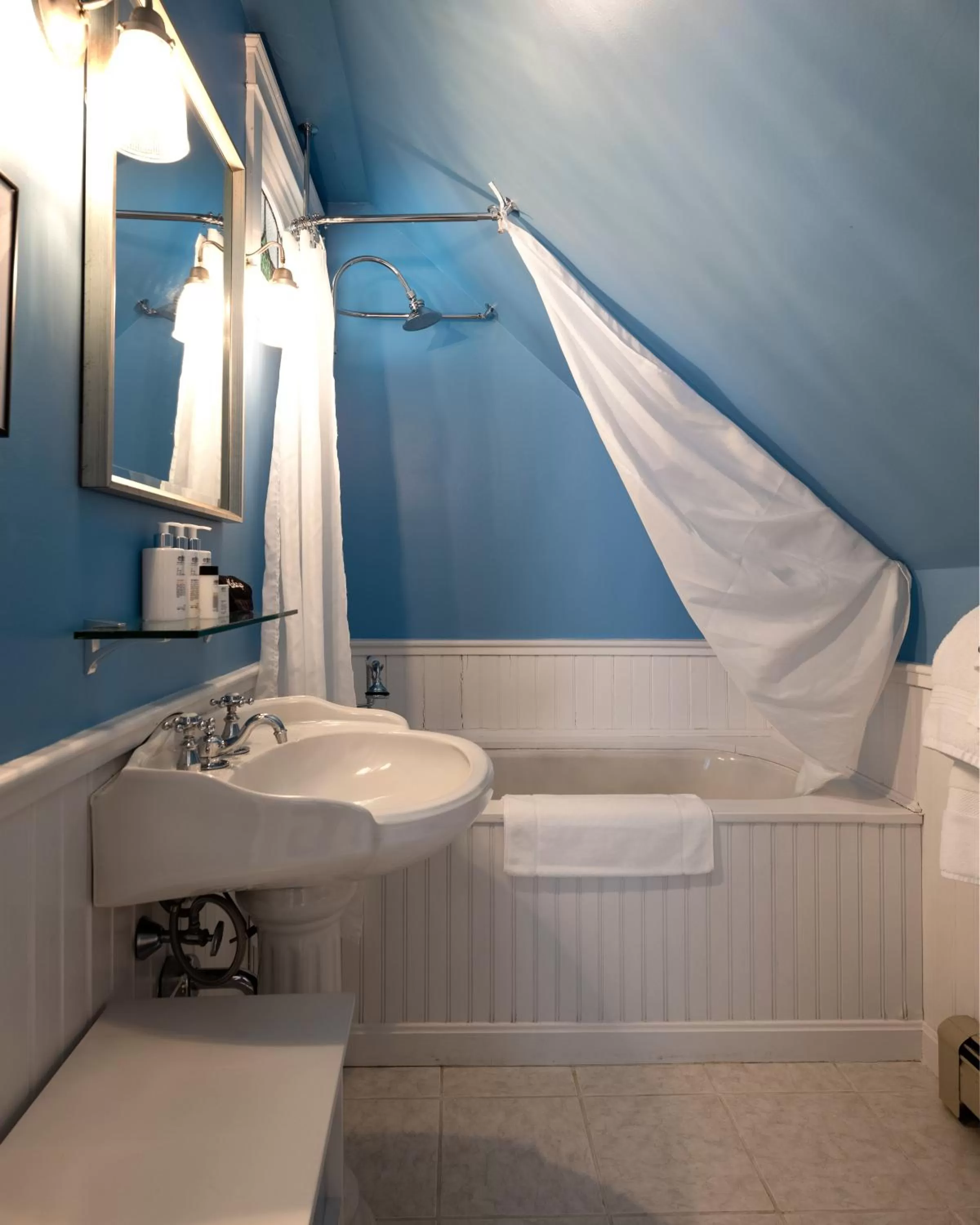 Bathroom in The Water Street Inn