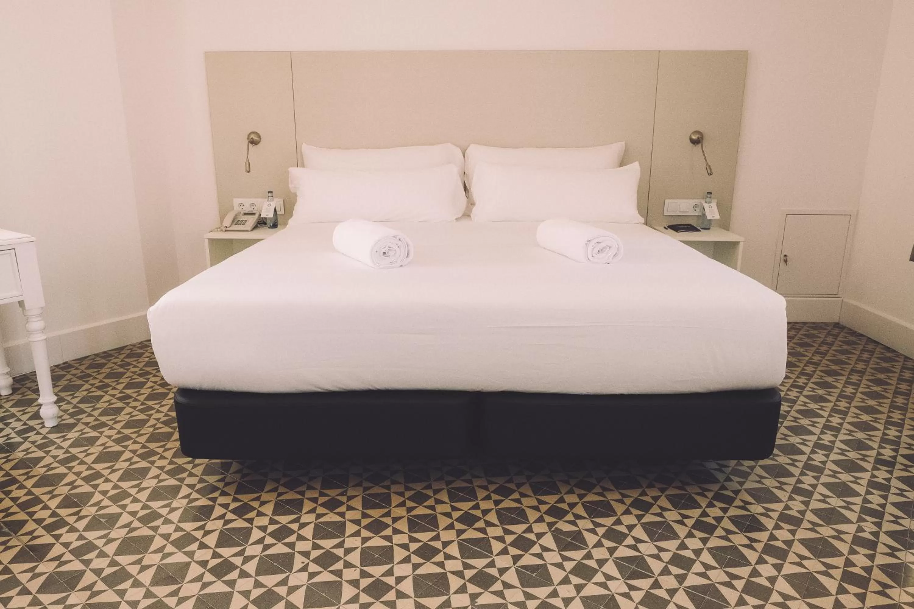 Bedroom, Bed in Hotelet Casa Padró