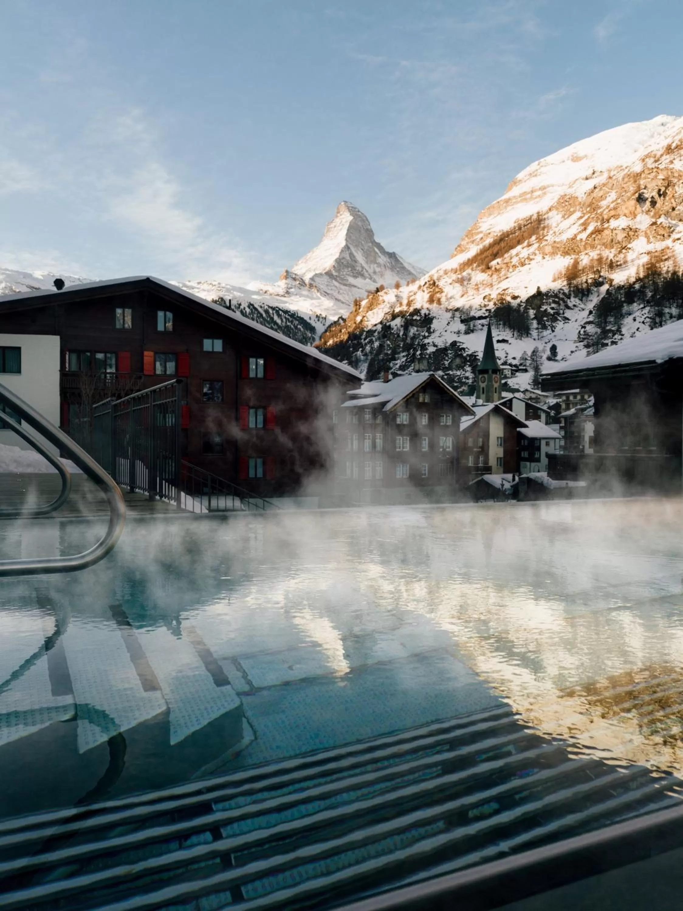 Swimming pool in BEAUSiTE Zermatt