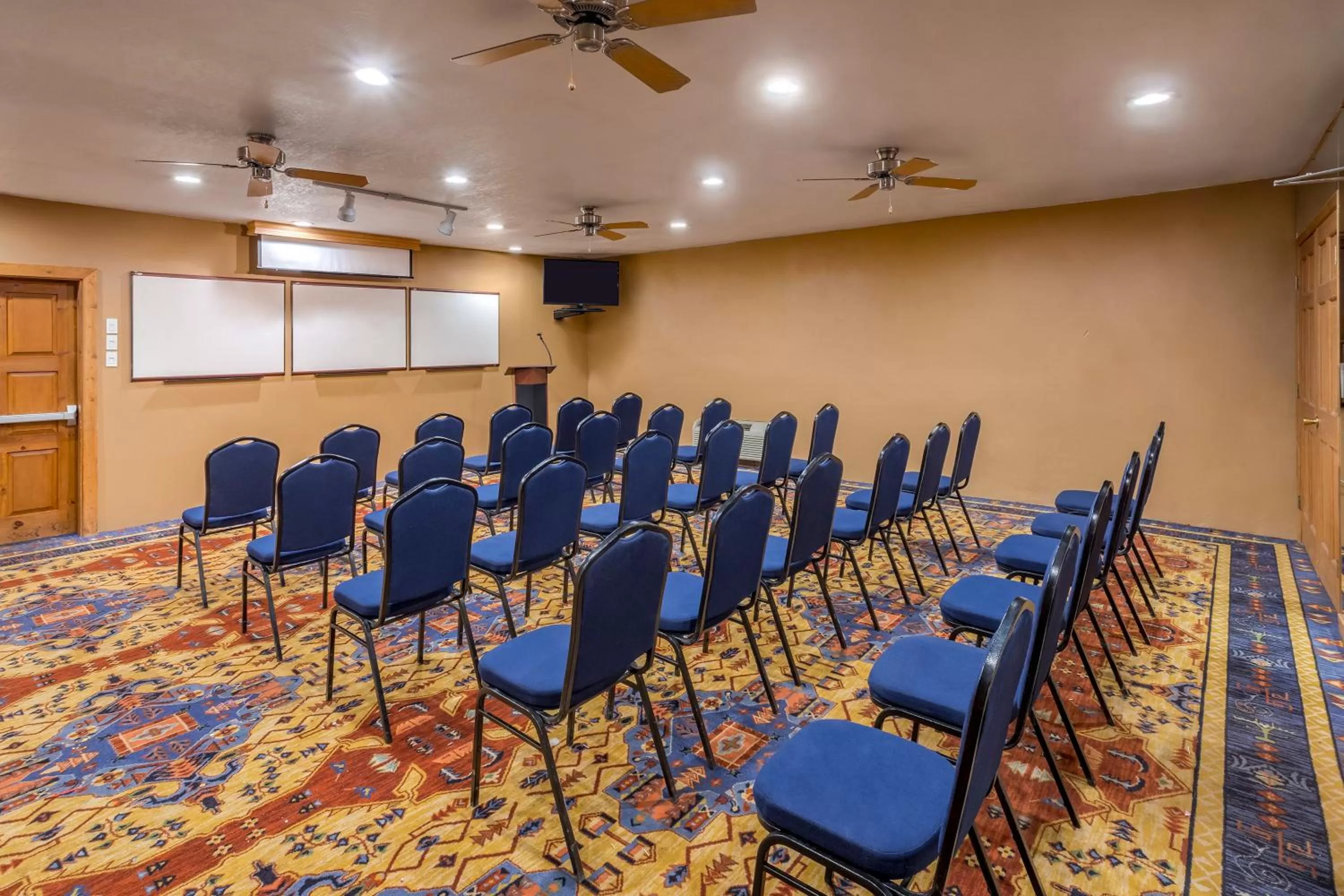 Meeting/conference room in Holiday Inn Canyon De Chelly-Chinle by IHG
