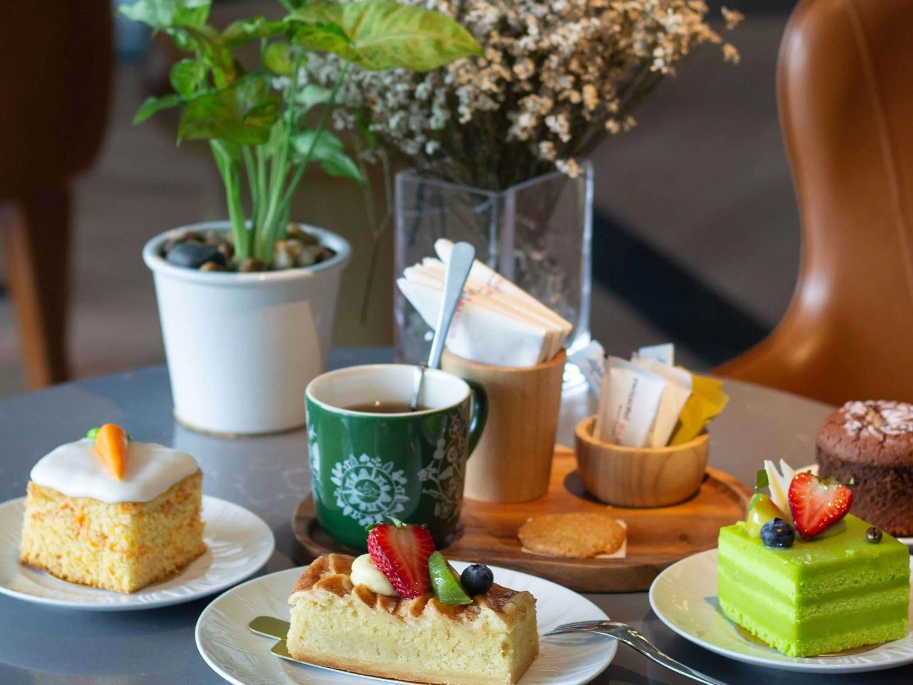 Restaurant/places to eat in Swissotel Bangkok Ratchada