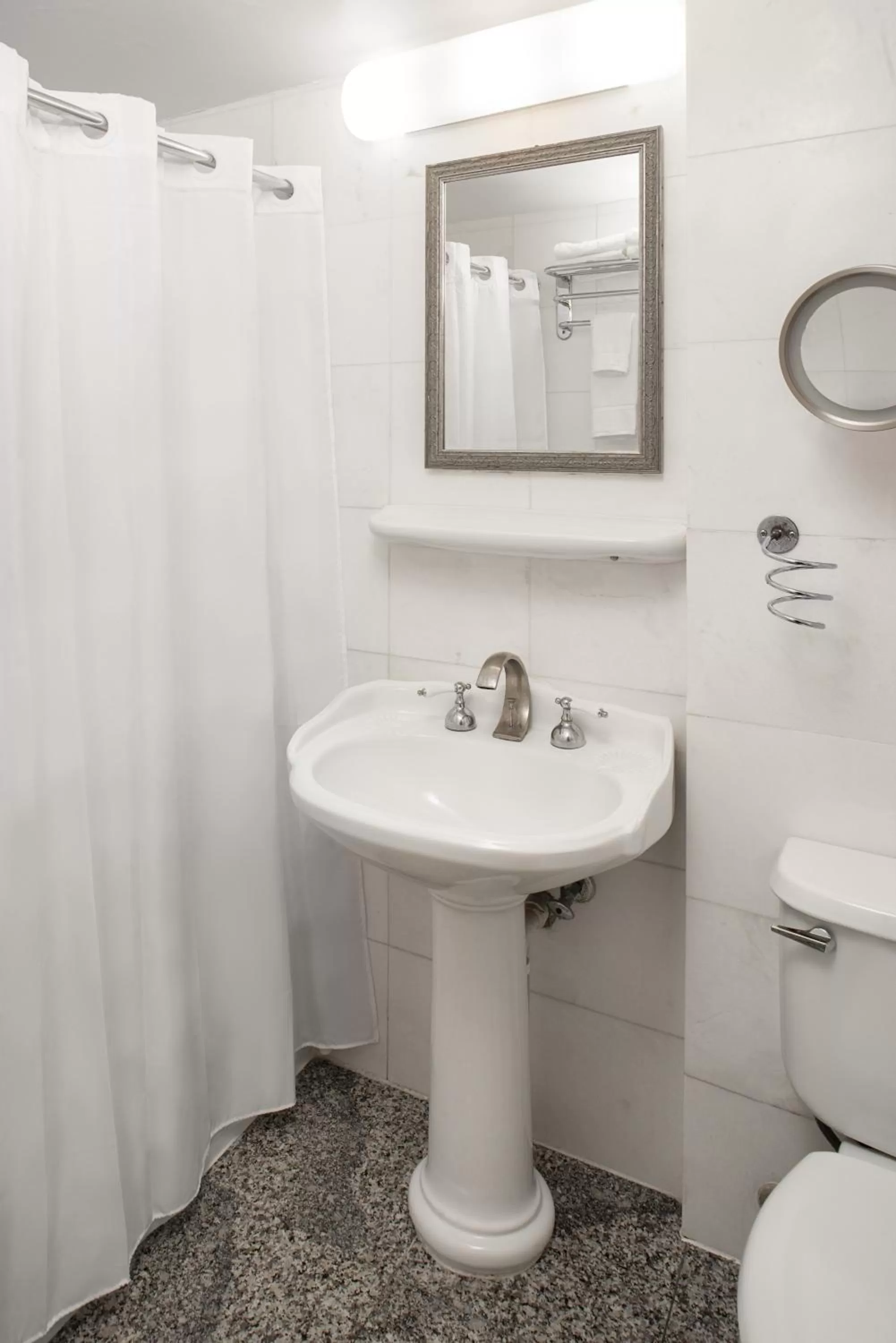 Bathroom in Sherry Frontenac Oceanfront