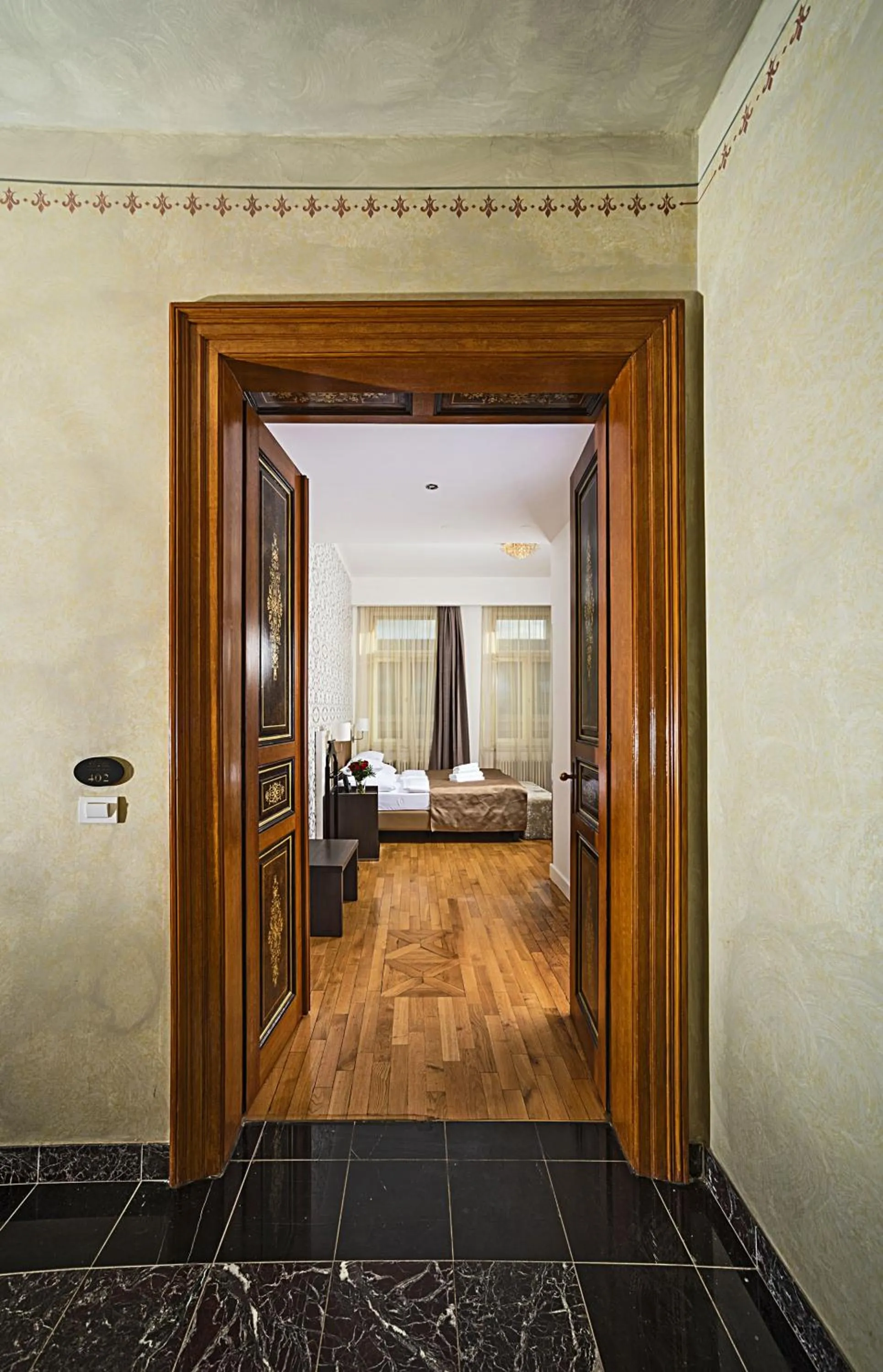 Photo of the whole room, Bed in Deminka Palace