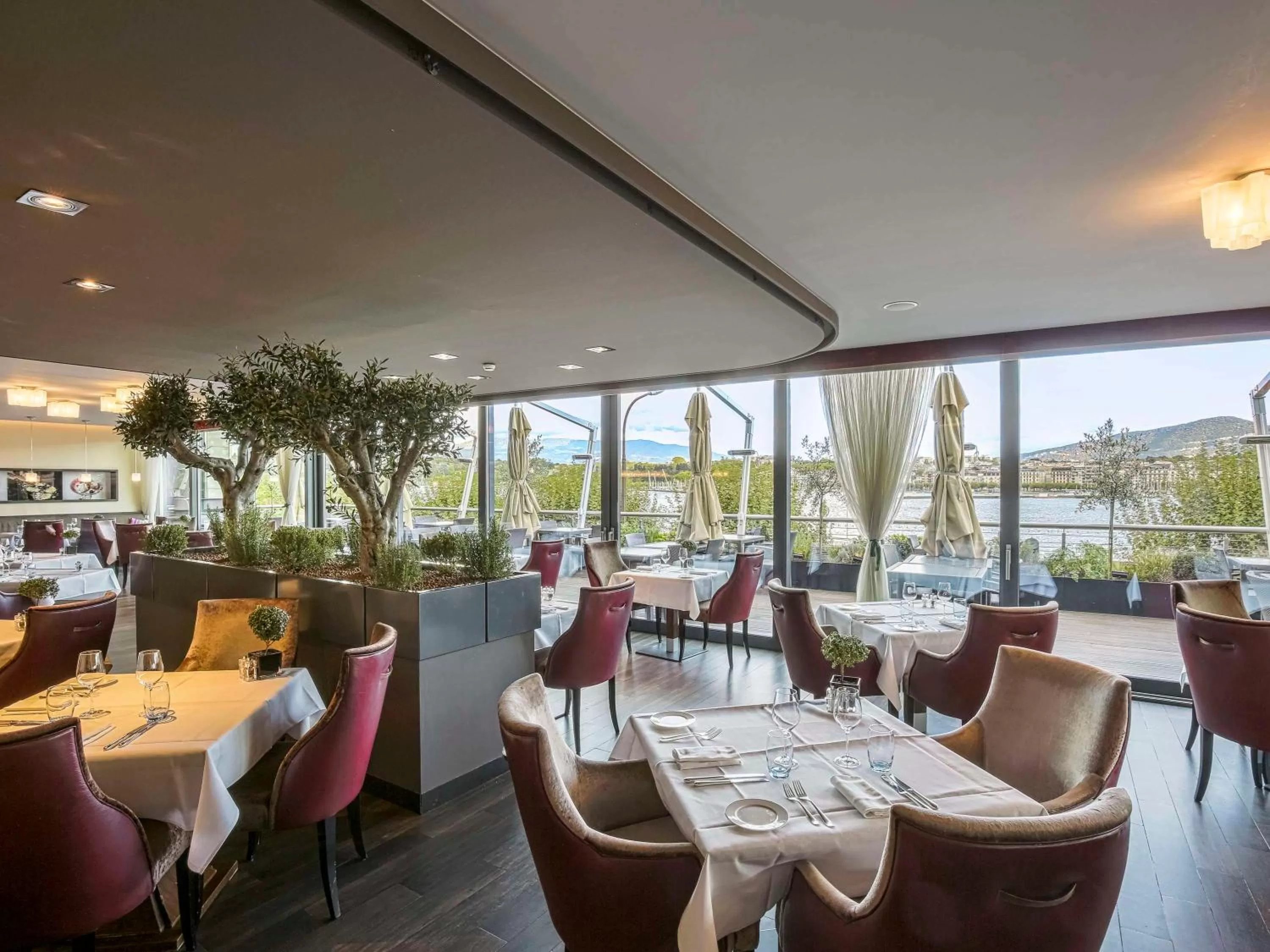 Restaurant/Places to Eat in Fairmont Grand Hotel Geneva