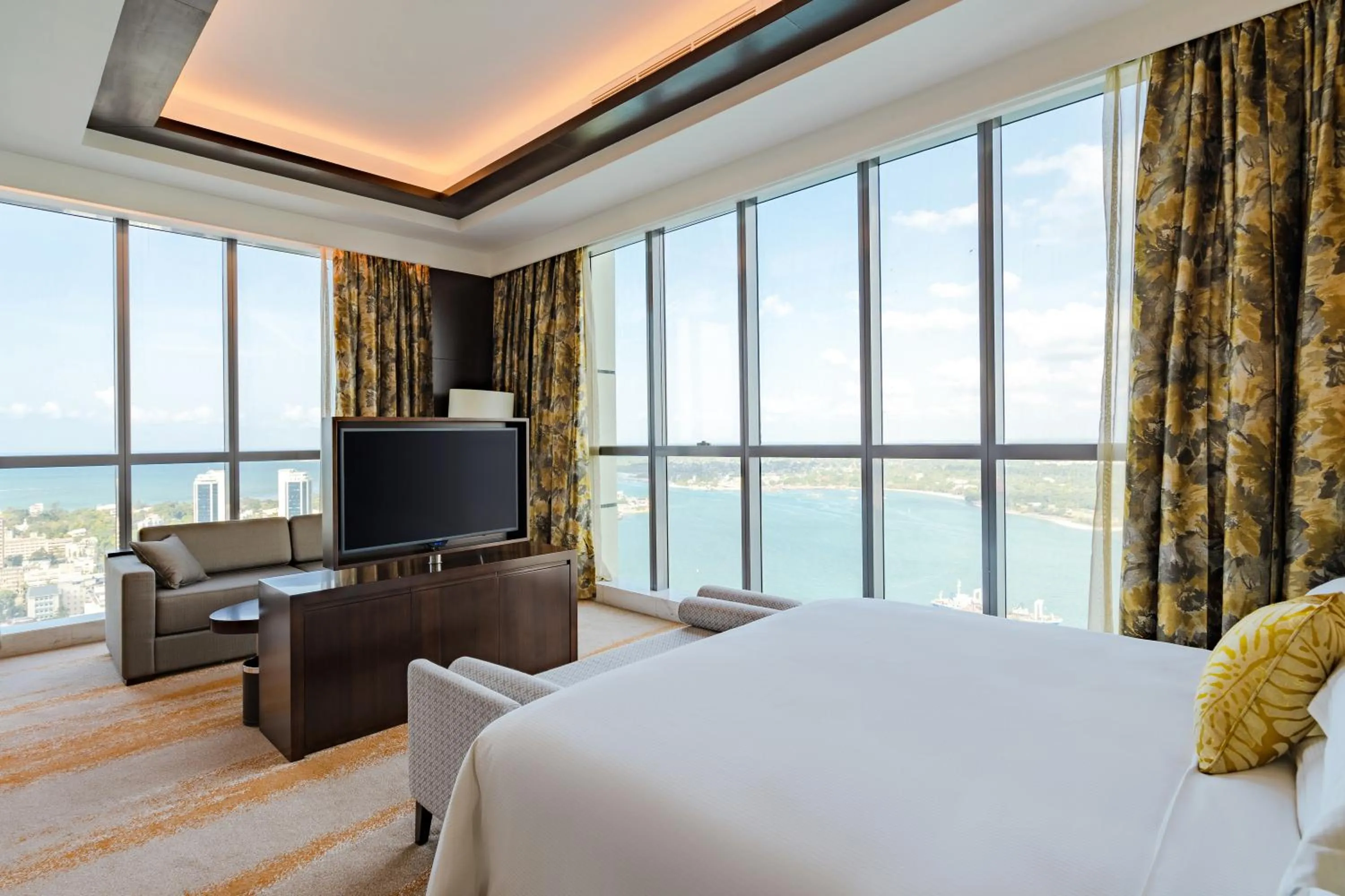 TV and multimedia, Bed in Johari Rotana
