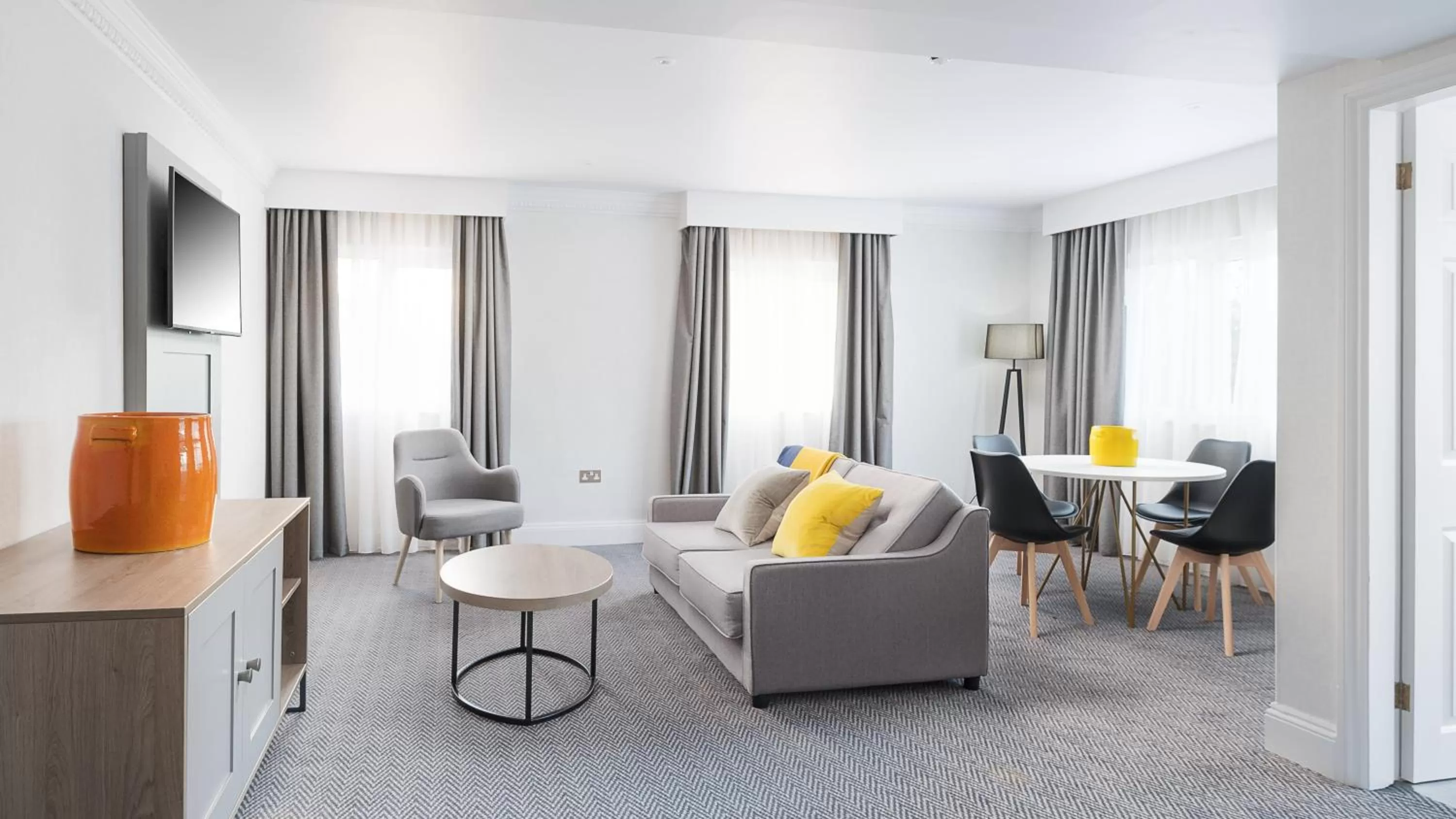 Photo of the whole room in voco St. Johns Solihull by IHG