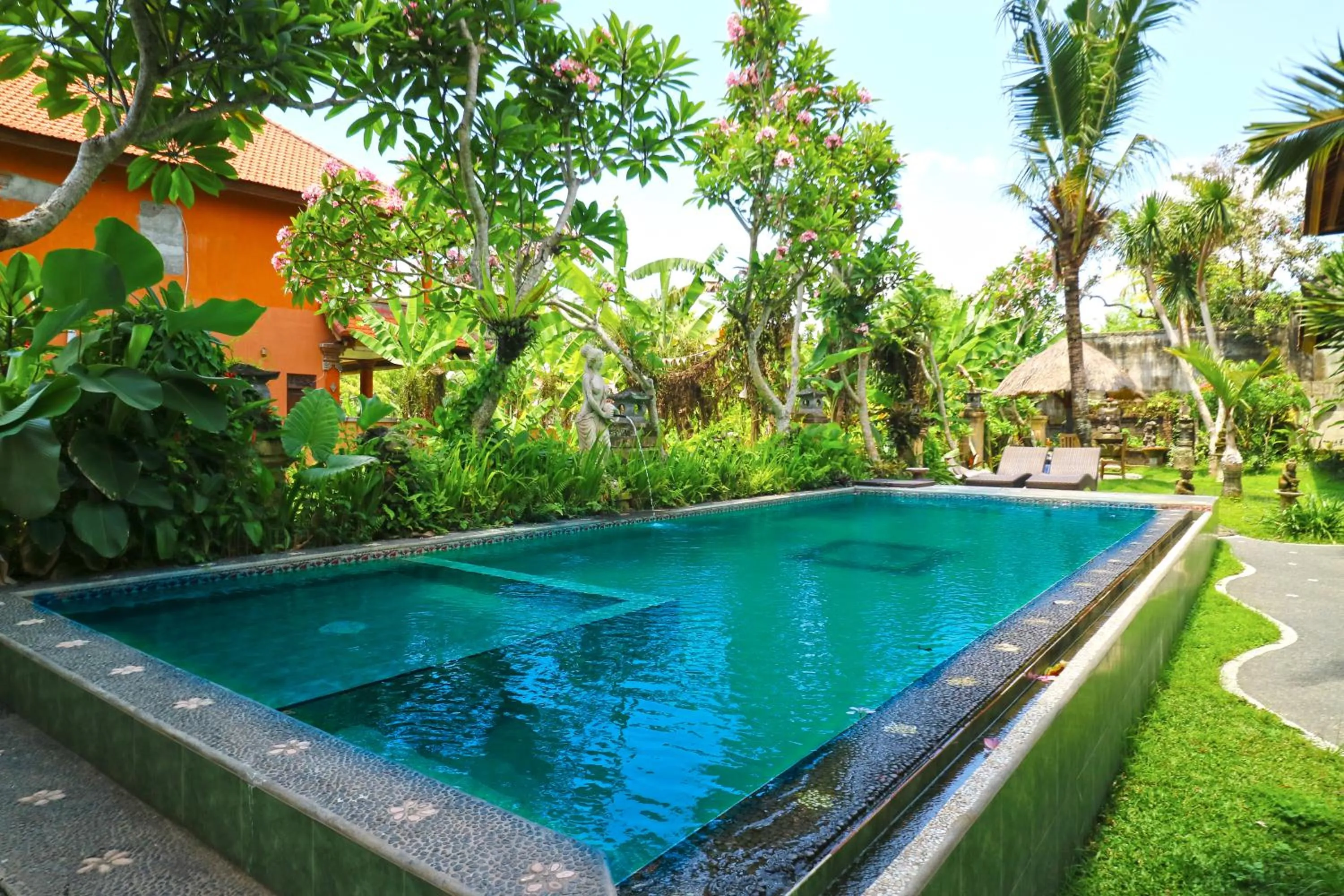 Swimming pool in Ubud Kerta City Hotel