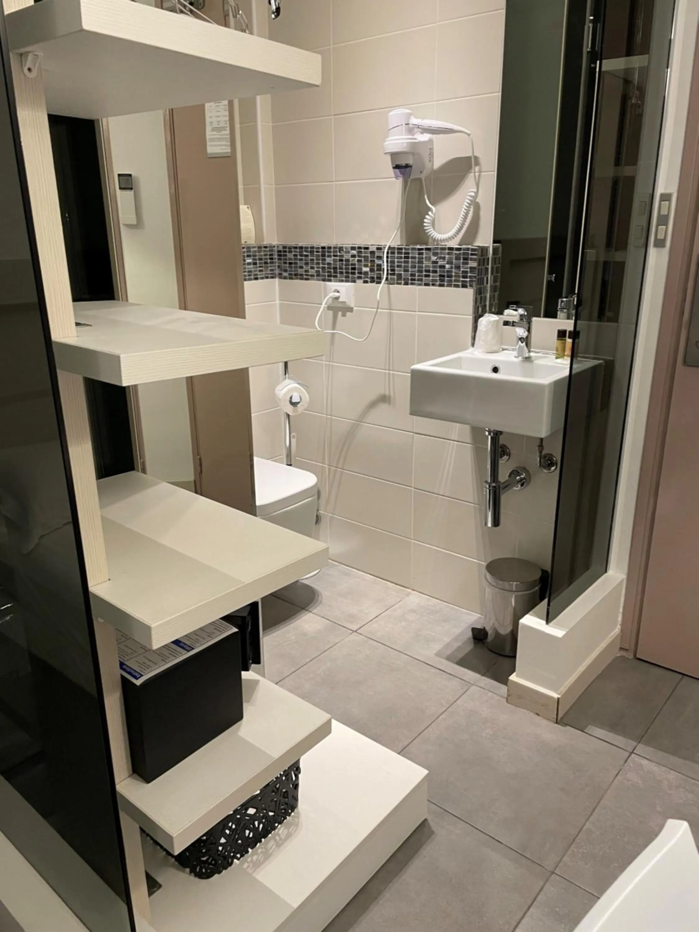 Bathroom in Hôtel Anna Livia