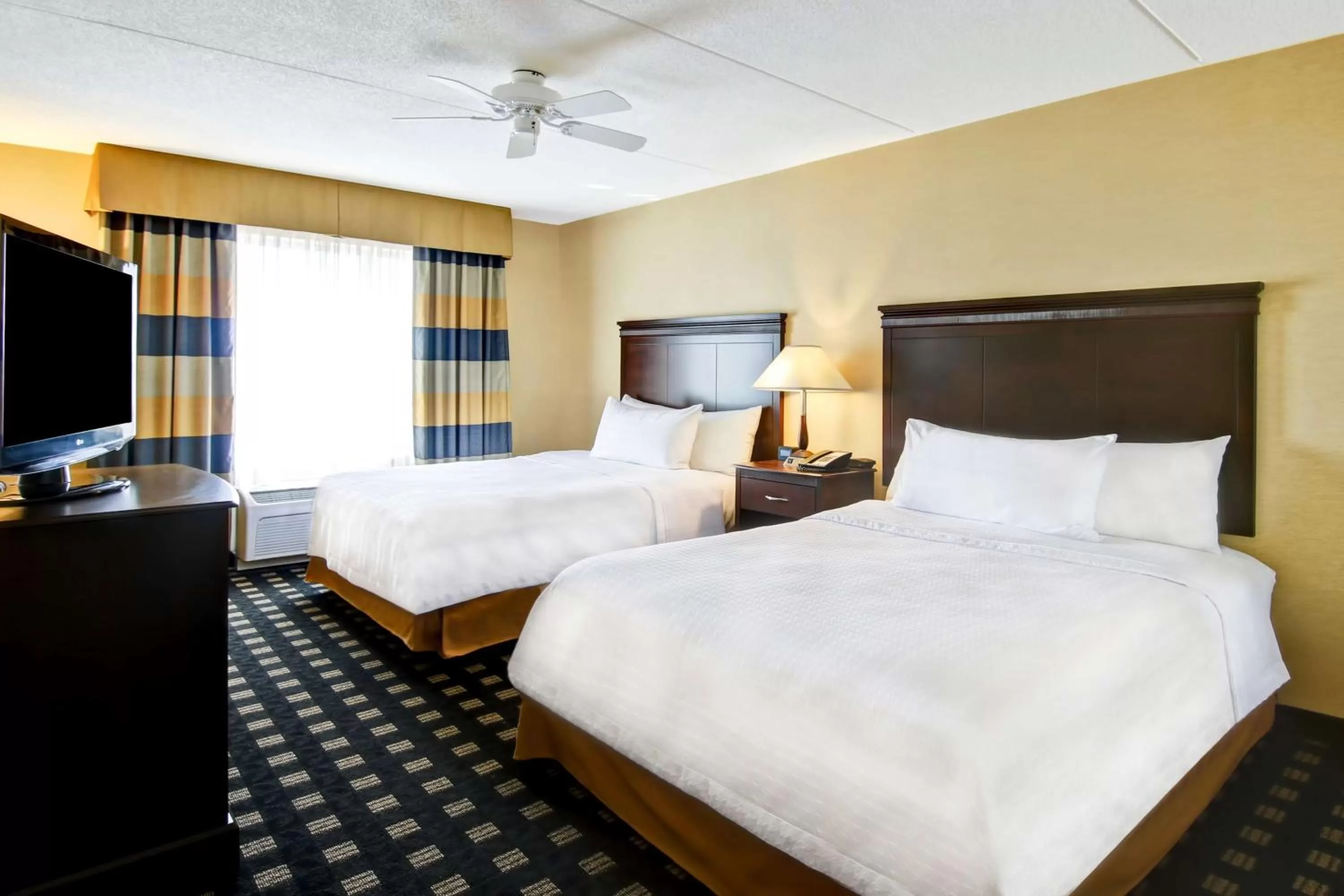 View (from property/room), Bed in Homewood Suites by Hilton Toronto Airport Corporate Centre