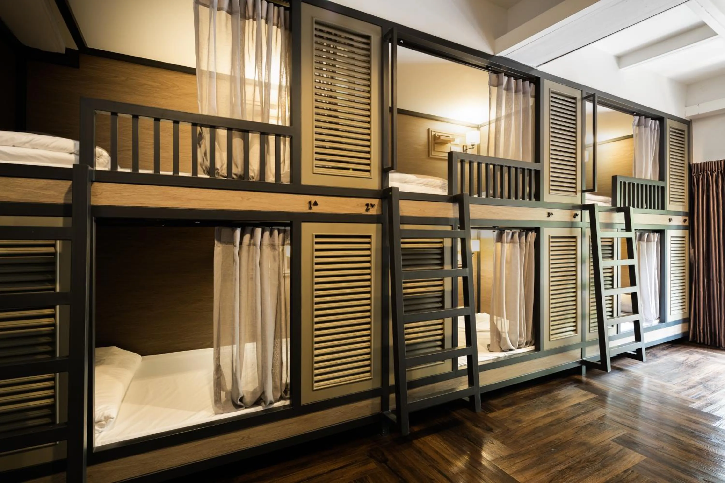 Photo of the whole room, Bed in Warm Window Silom