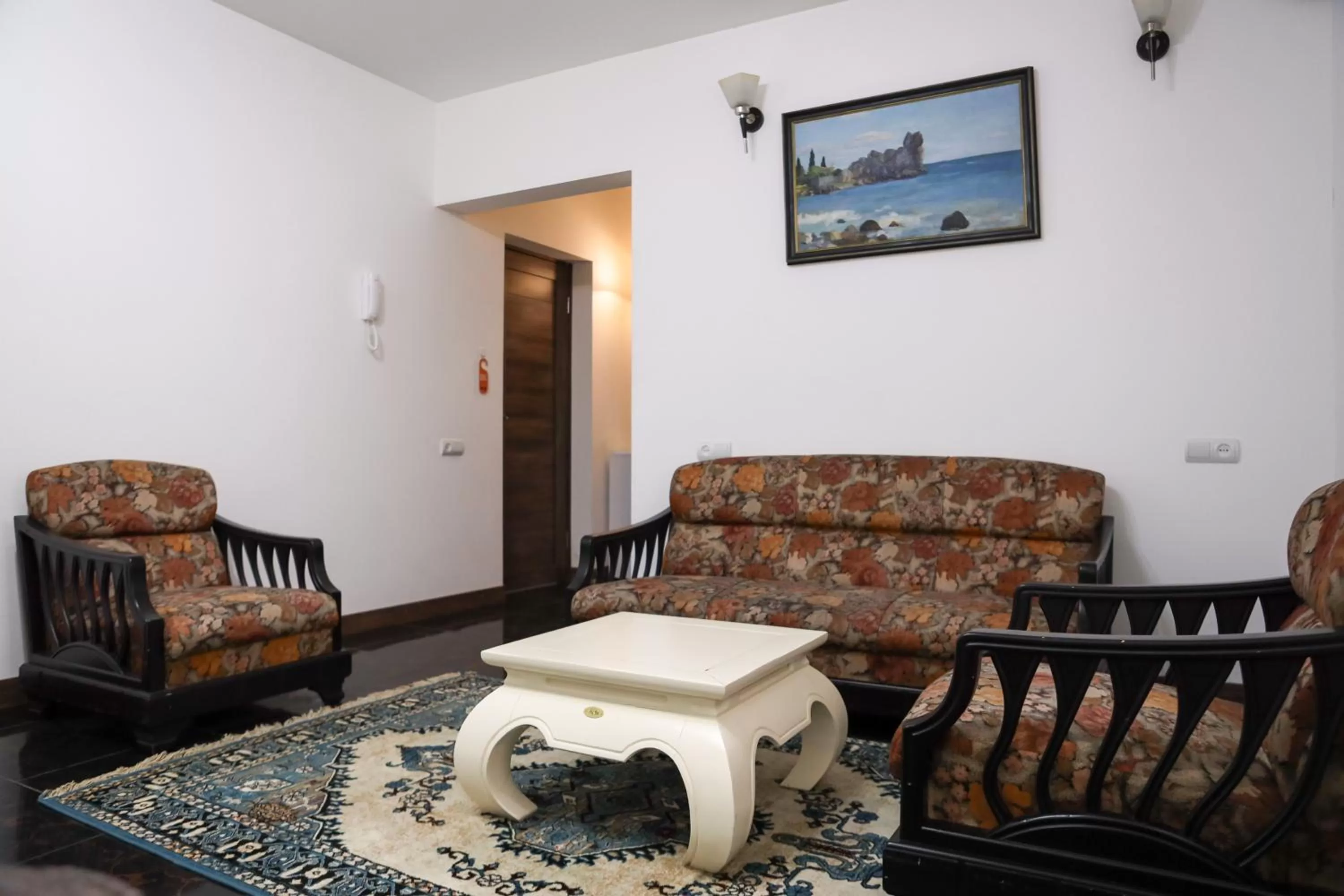 Seating Area in NO PROBLEM