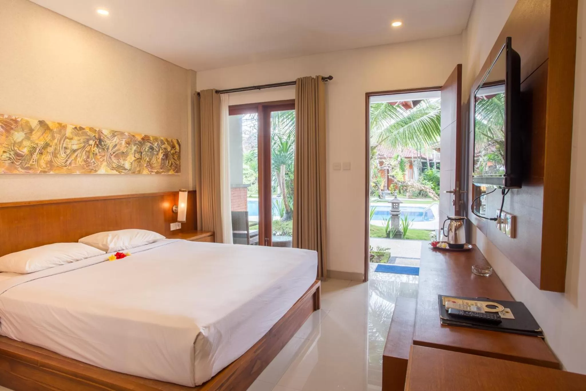 Garden, Bed in Hotel Sinar Bali Legian