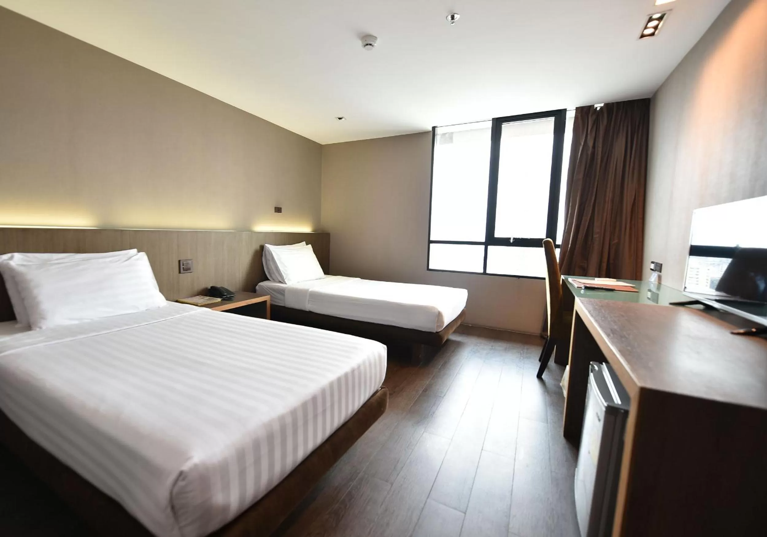 Bird's eye view, Bed in Bangkok City Hotel