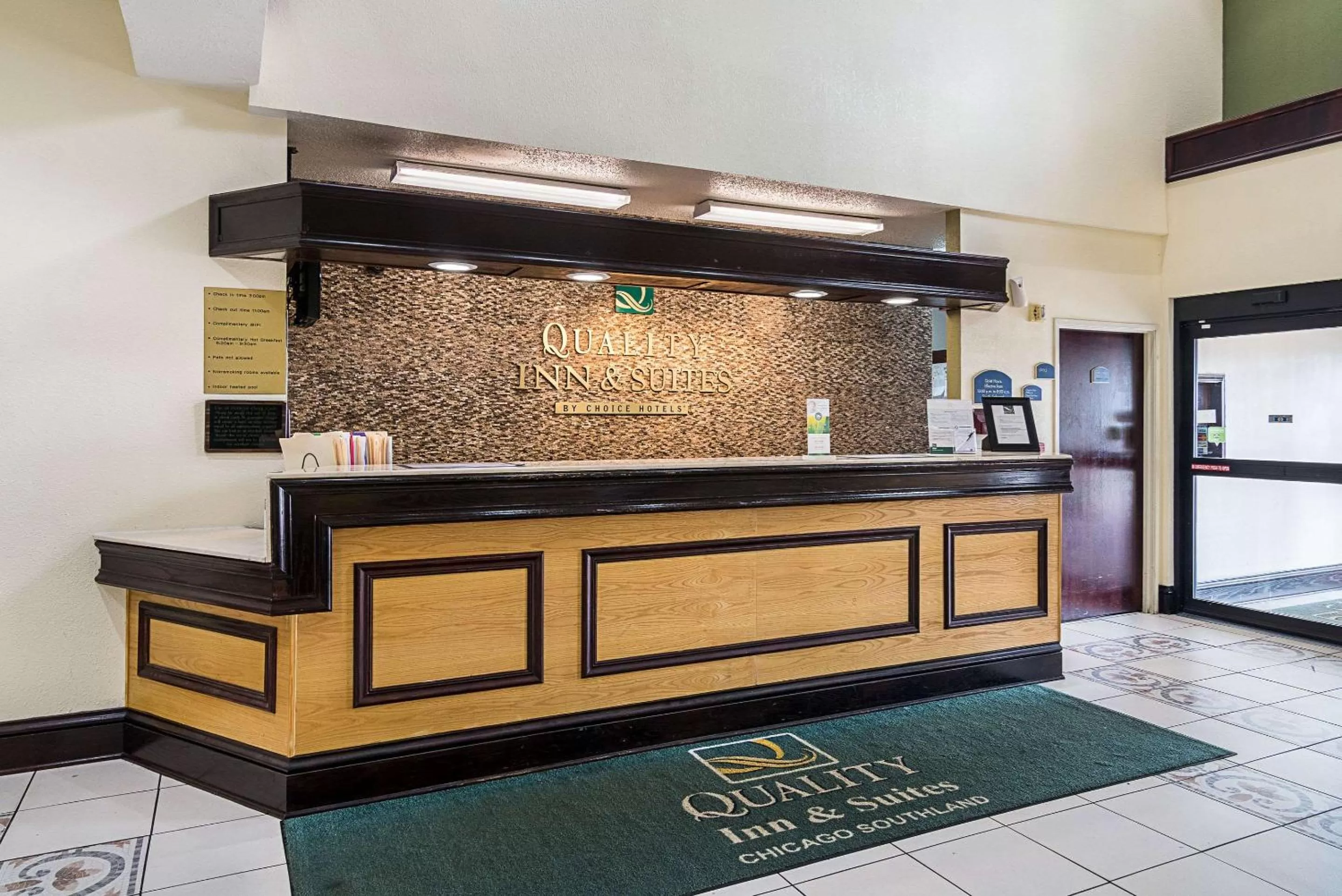 Lobby or reception in Quality Inn & Suites Harvey - Chicago Southland