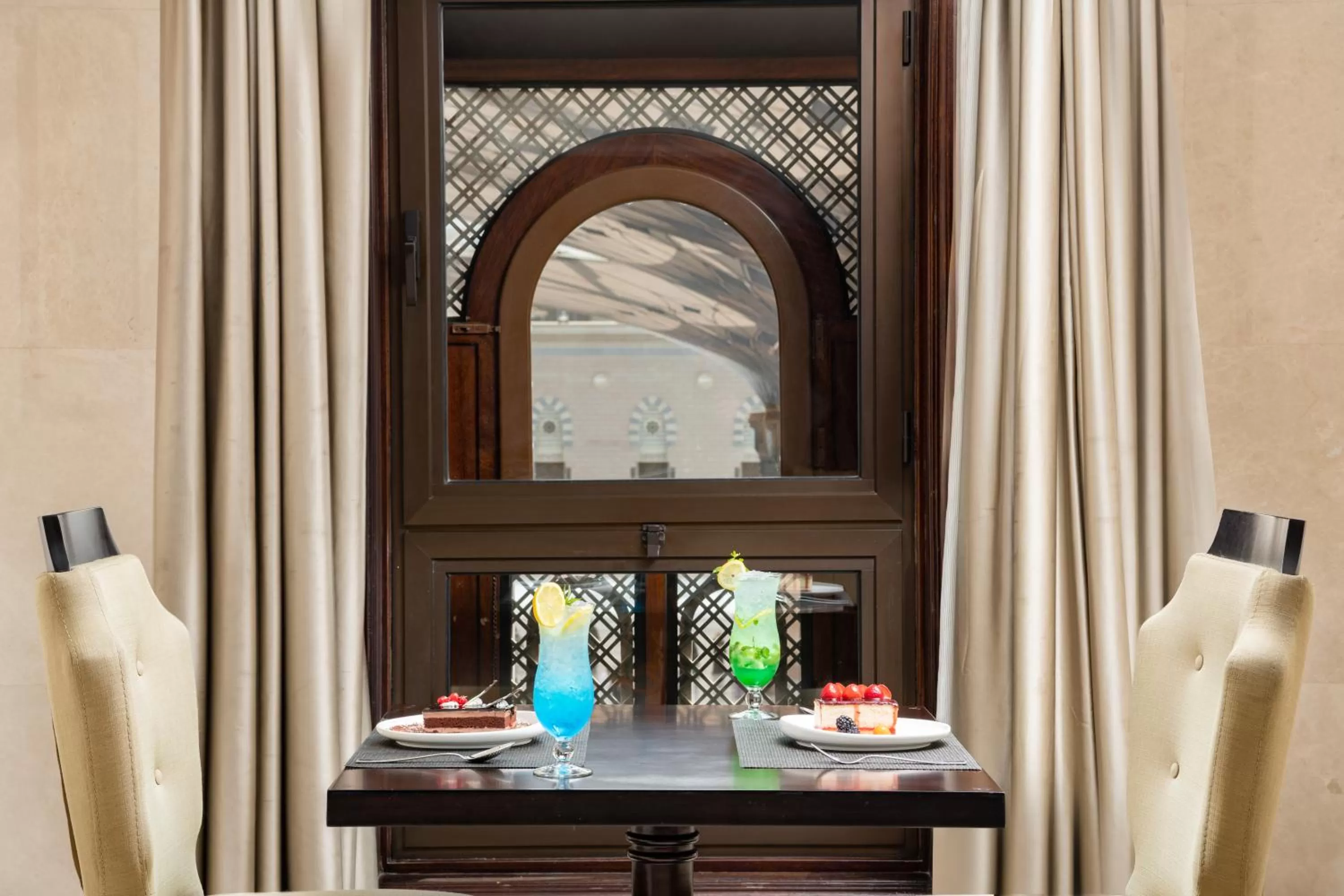 Seating area in Taiba Front Hotel