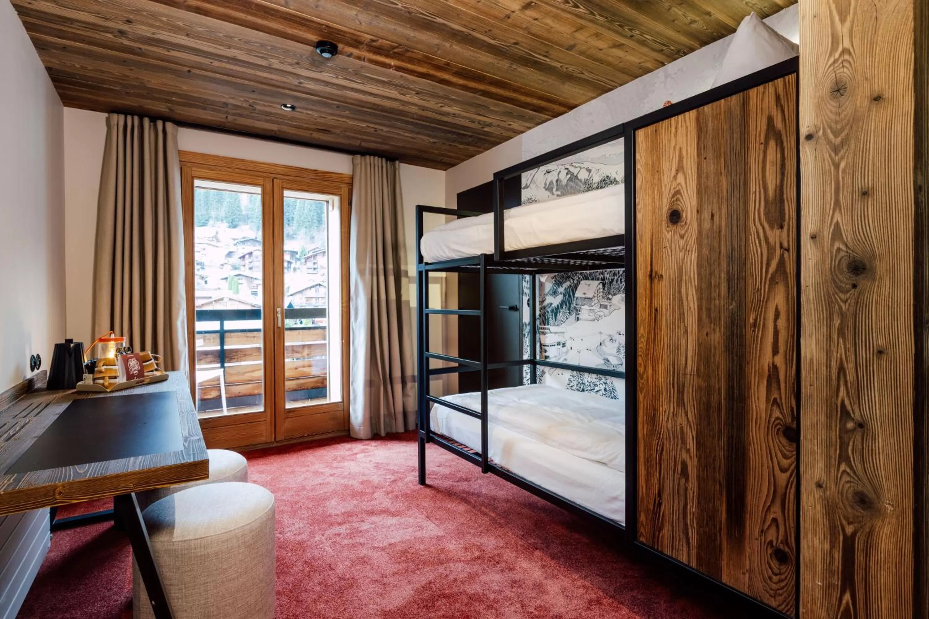 bunk bed, Bed in Hôtel Névé