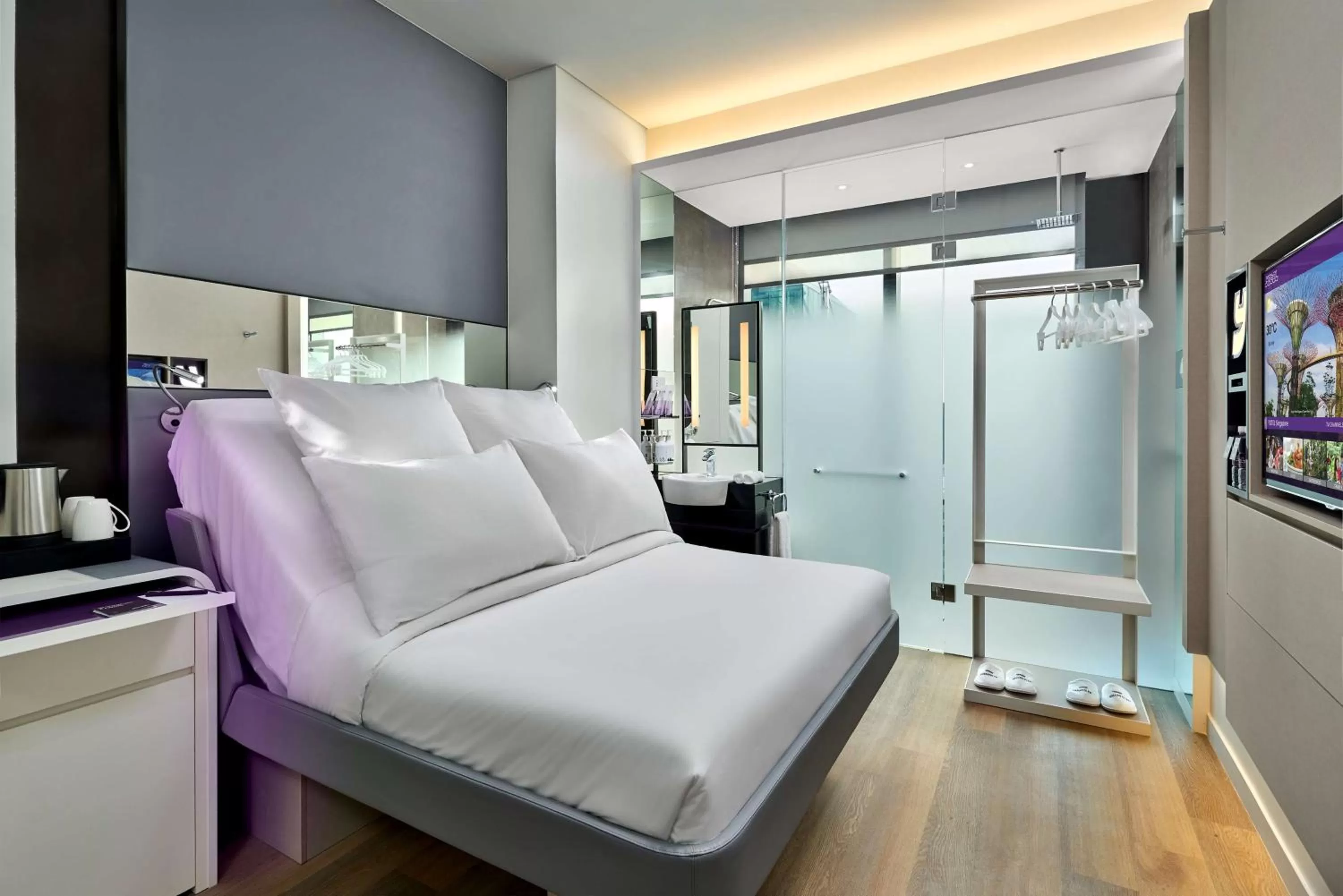 Shower in YOTEL Singapore Orchard Road