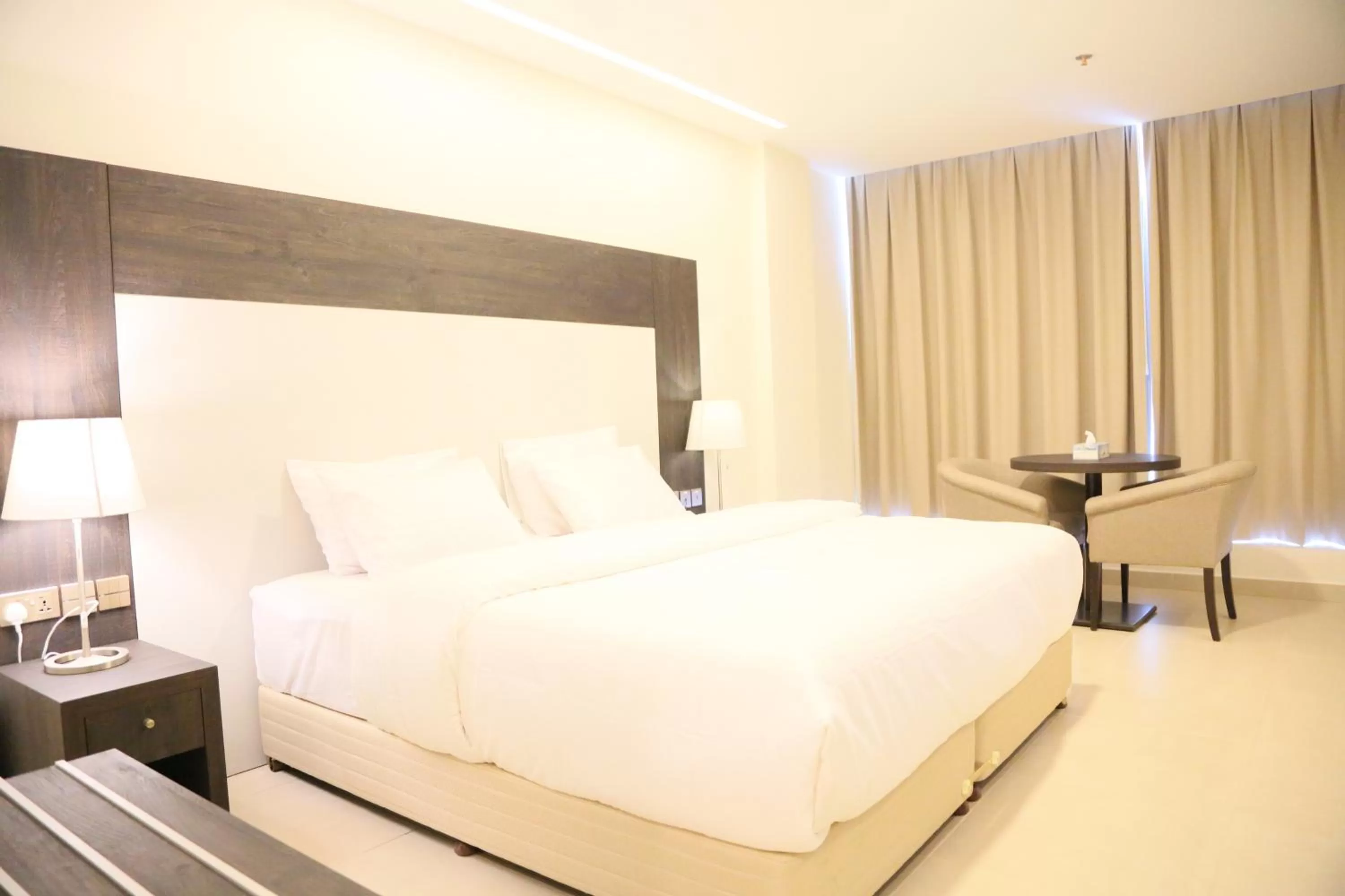 Bedroom, Bed in Manazil Aldar Hotel