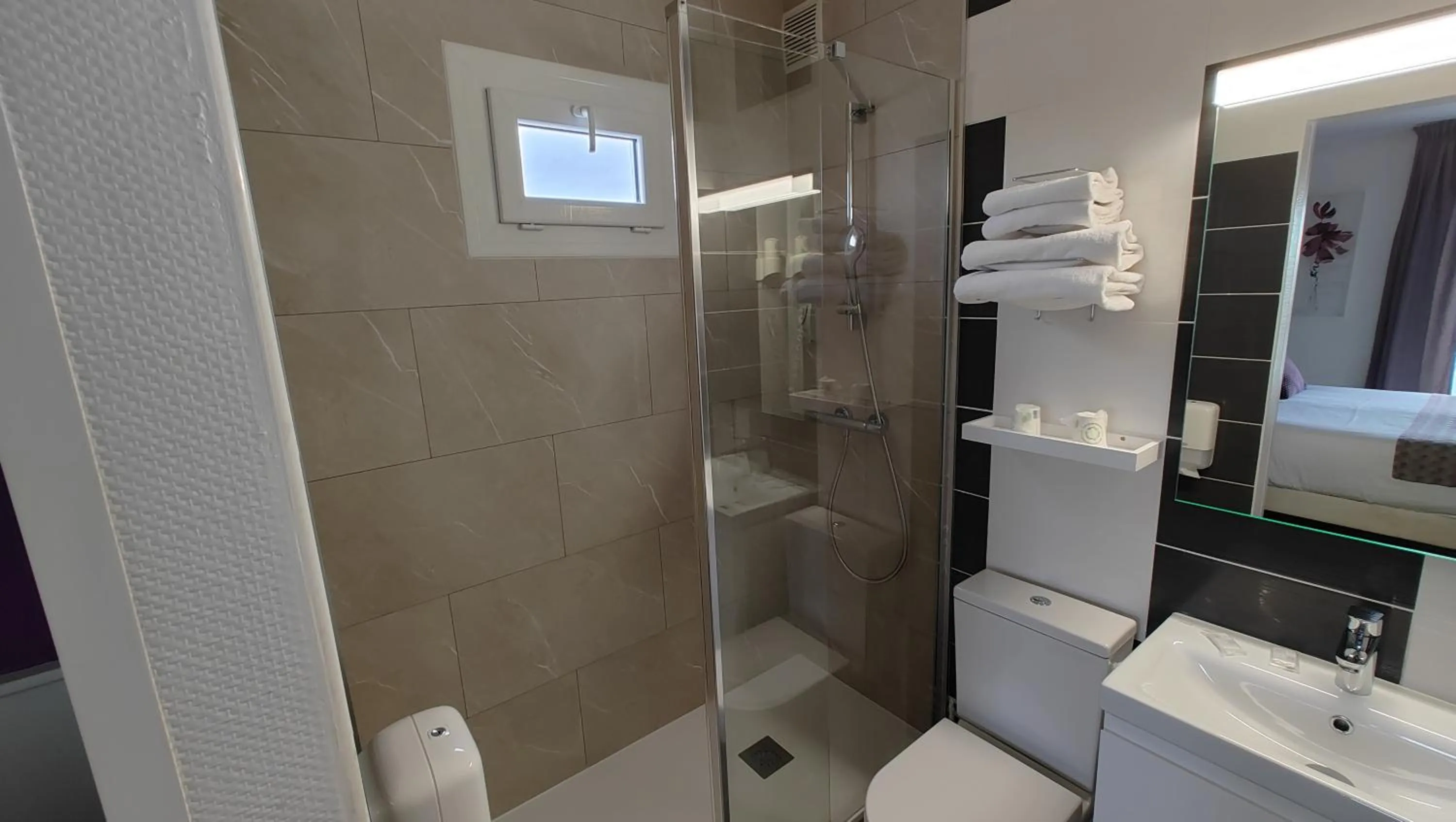 Property building in Logis Hôtel Les Bleuets