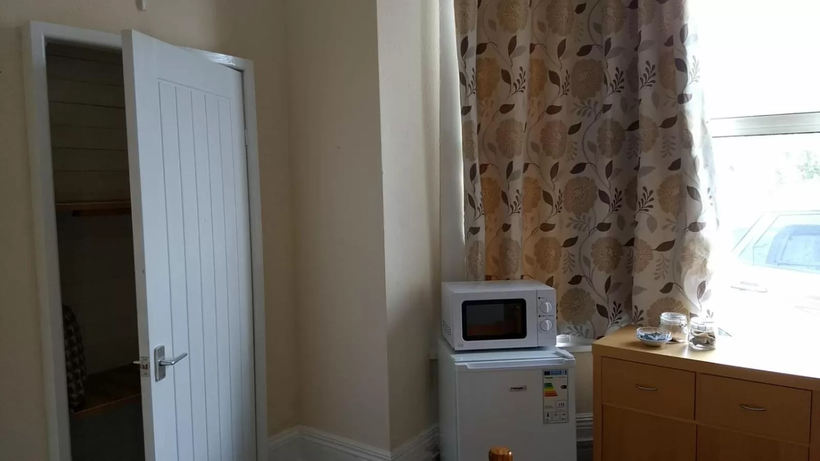 Bedroom in Lennard House