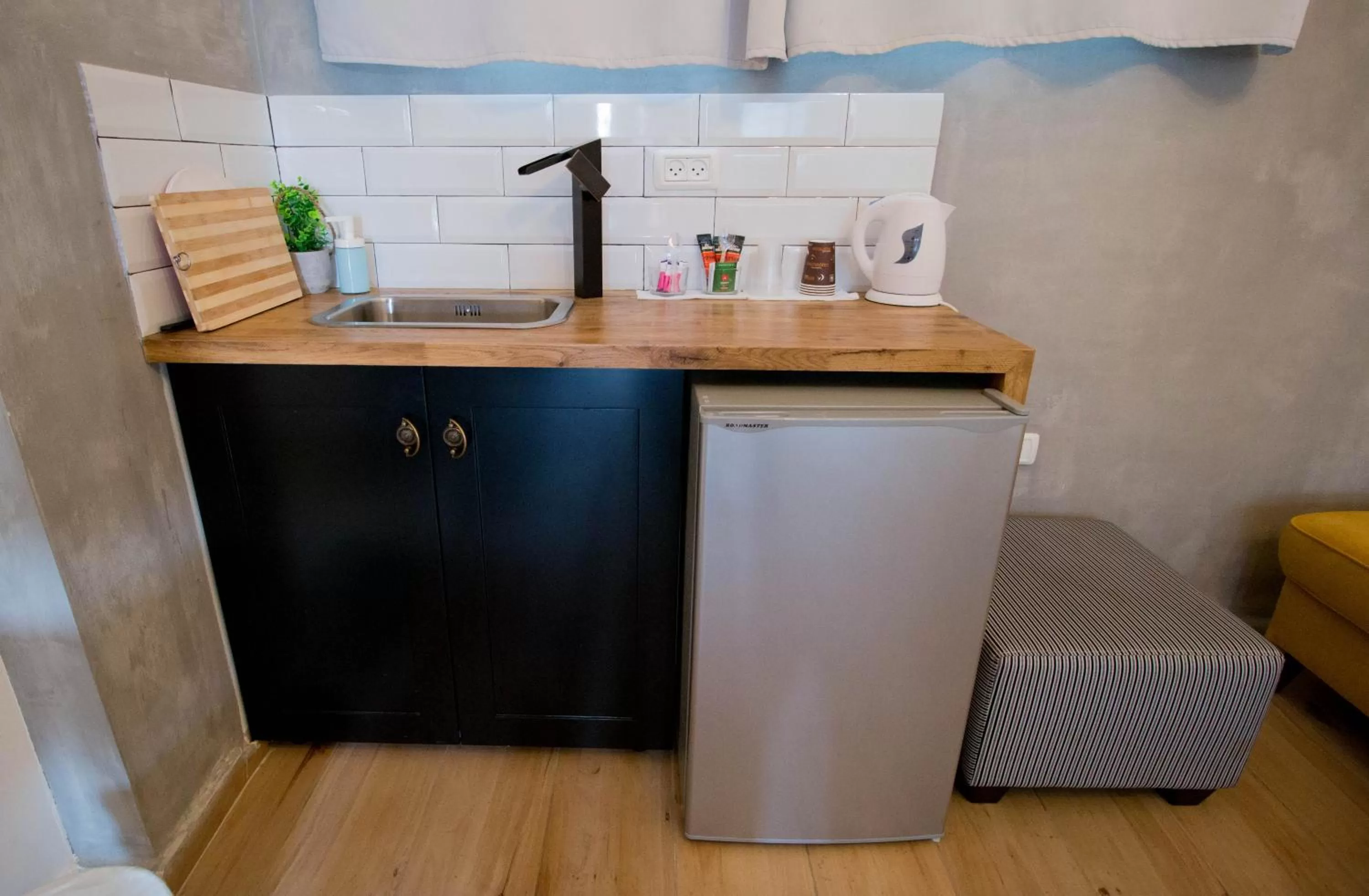 Kitchen or kitchenette, Kitchen/Kitchenette in Eshel Mansion - Boutique Suites