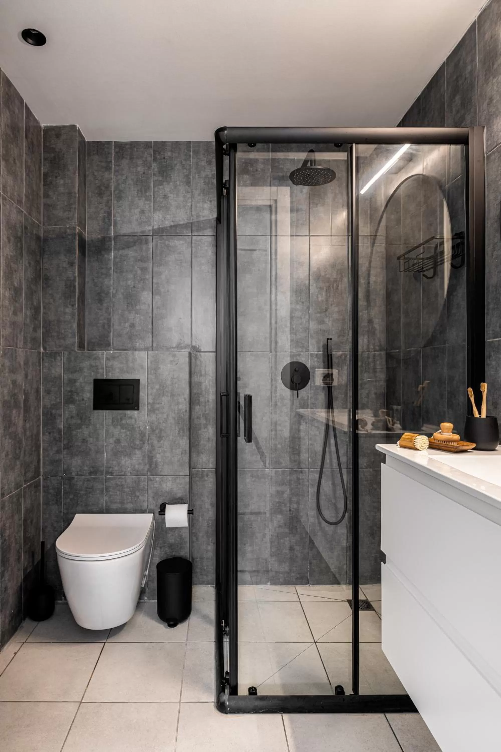 Shower in Mate GEORGE - By HOMY