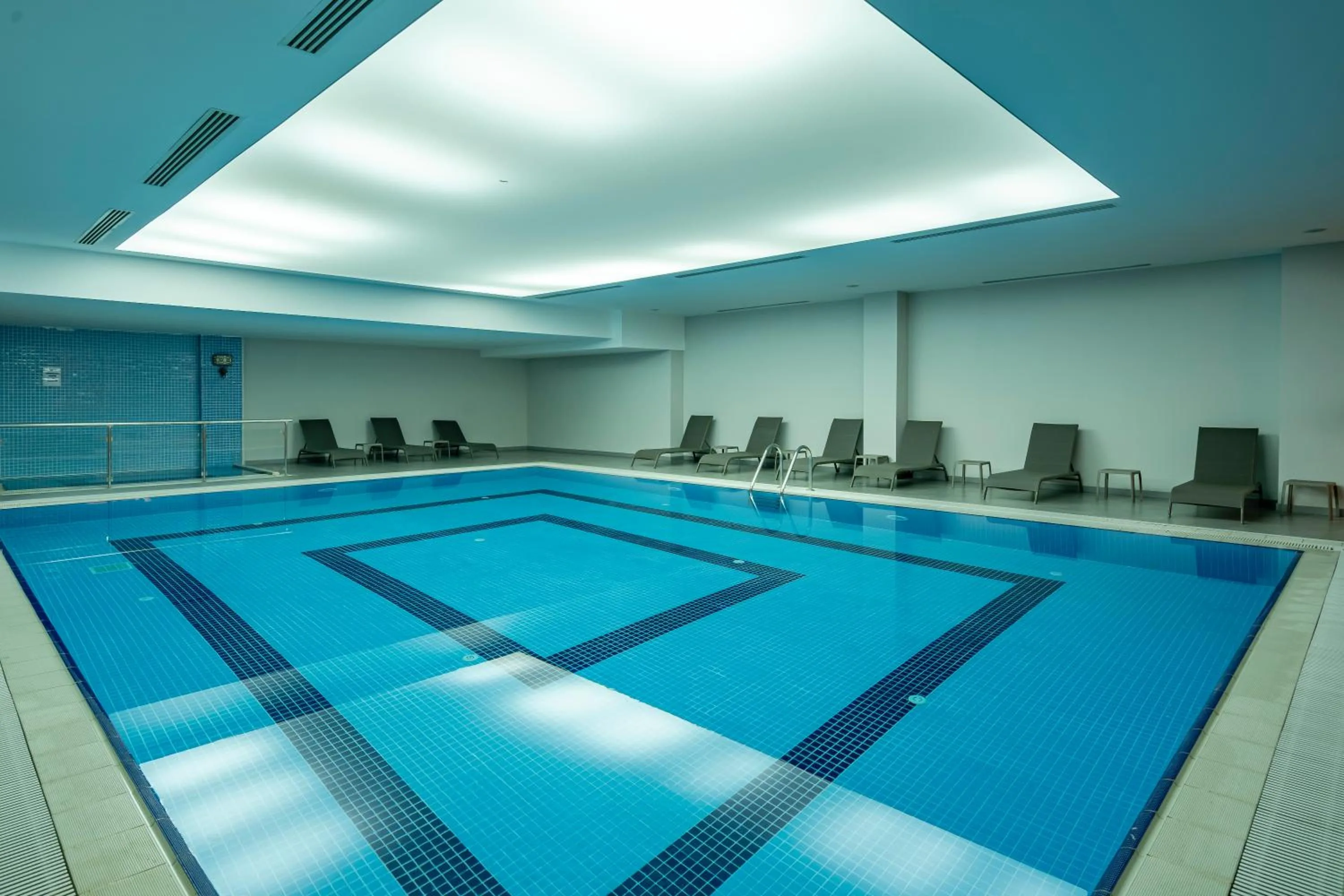 Swimming pool in Megasaray Westbeach Antalya