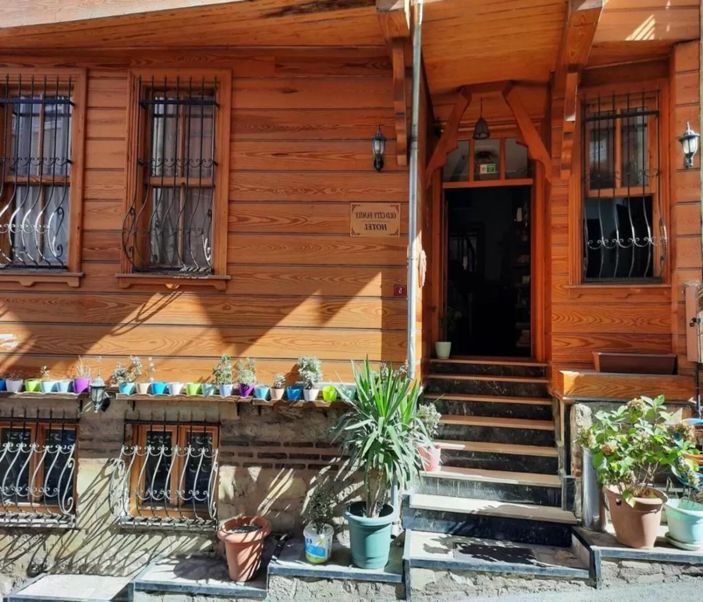 Property building in Old City Family Hotel