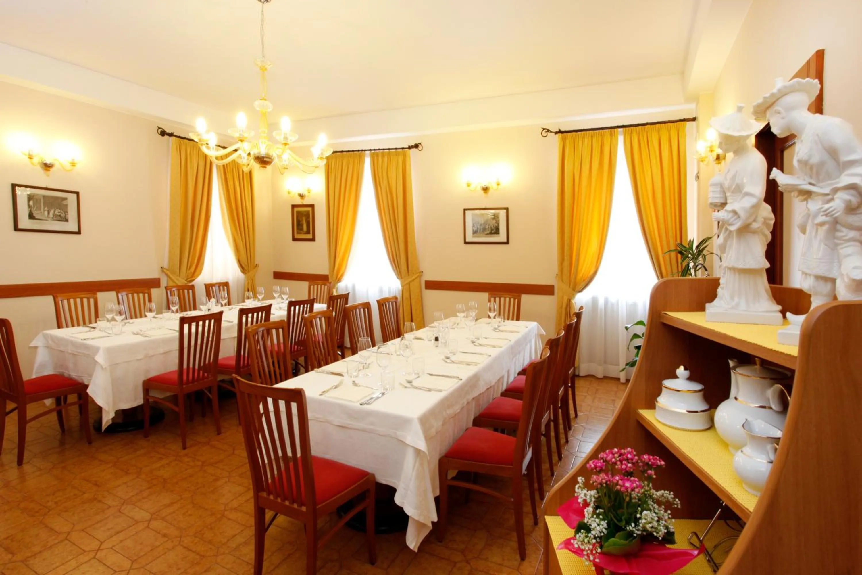 Restaurant/places to eat in Garda Family House