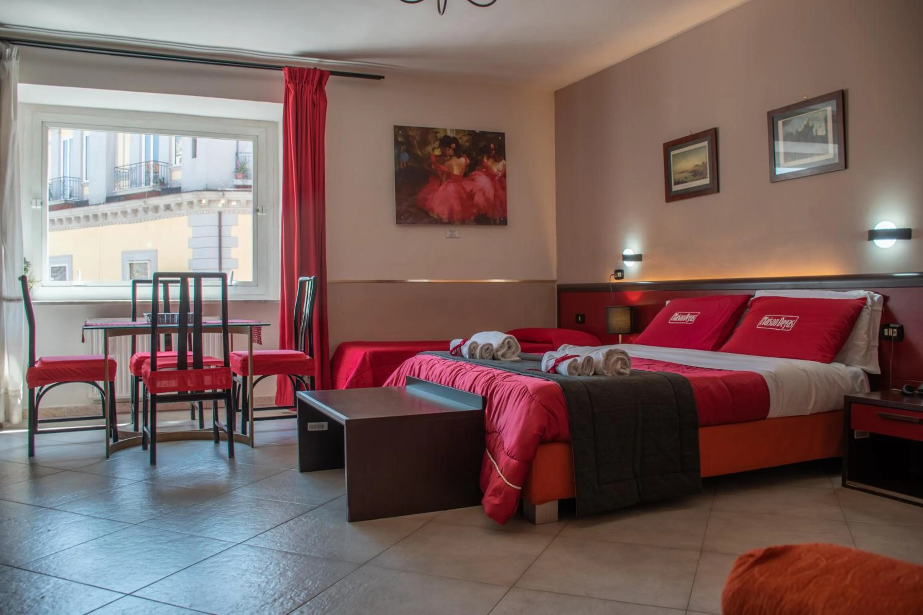 Photo of the whole room, Bed in Maison Degas-Dimora di Charme