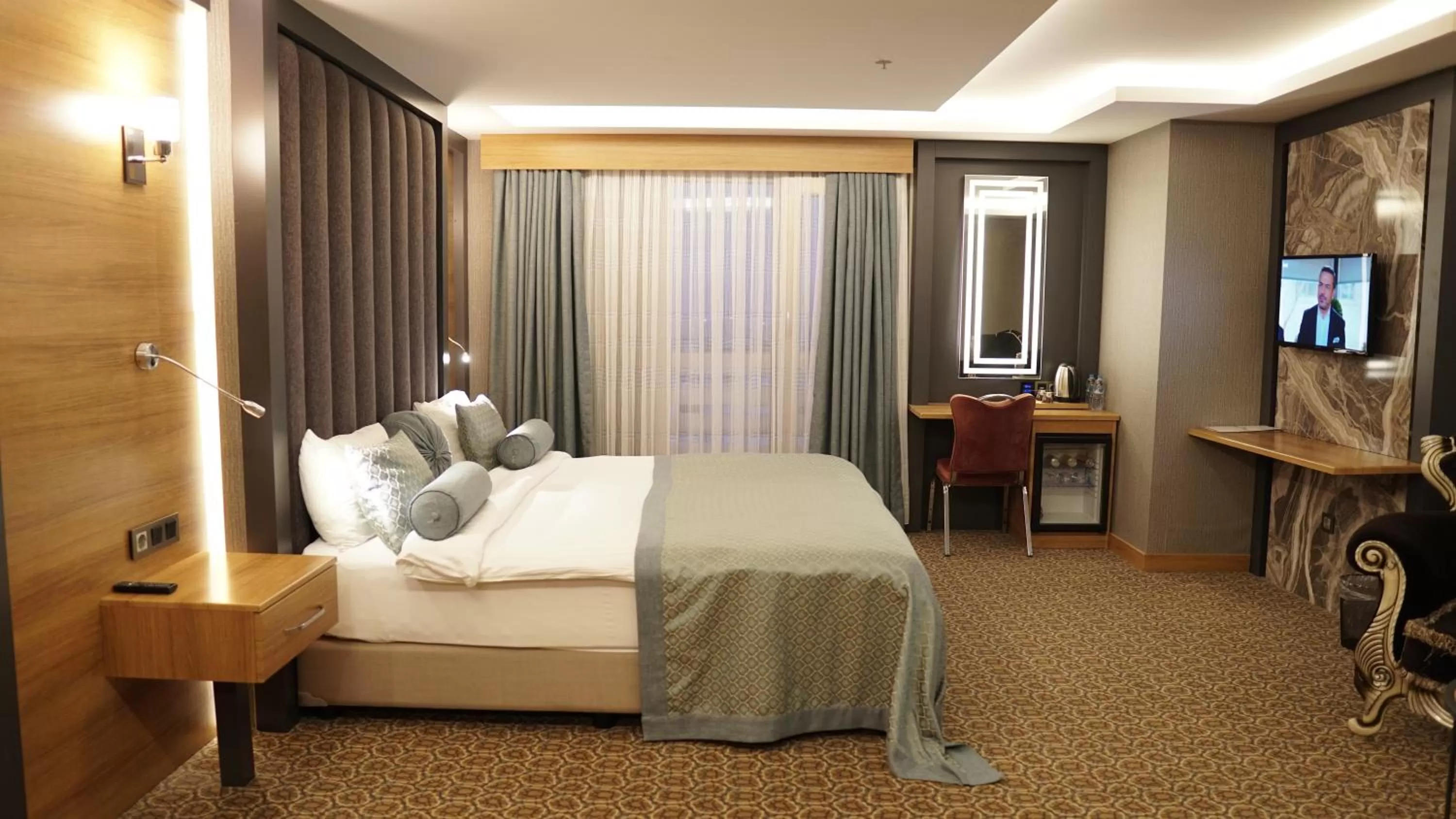 Massage, Bed in Green Prusa Hotel