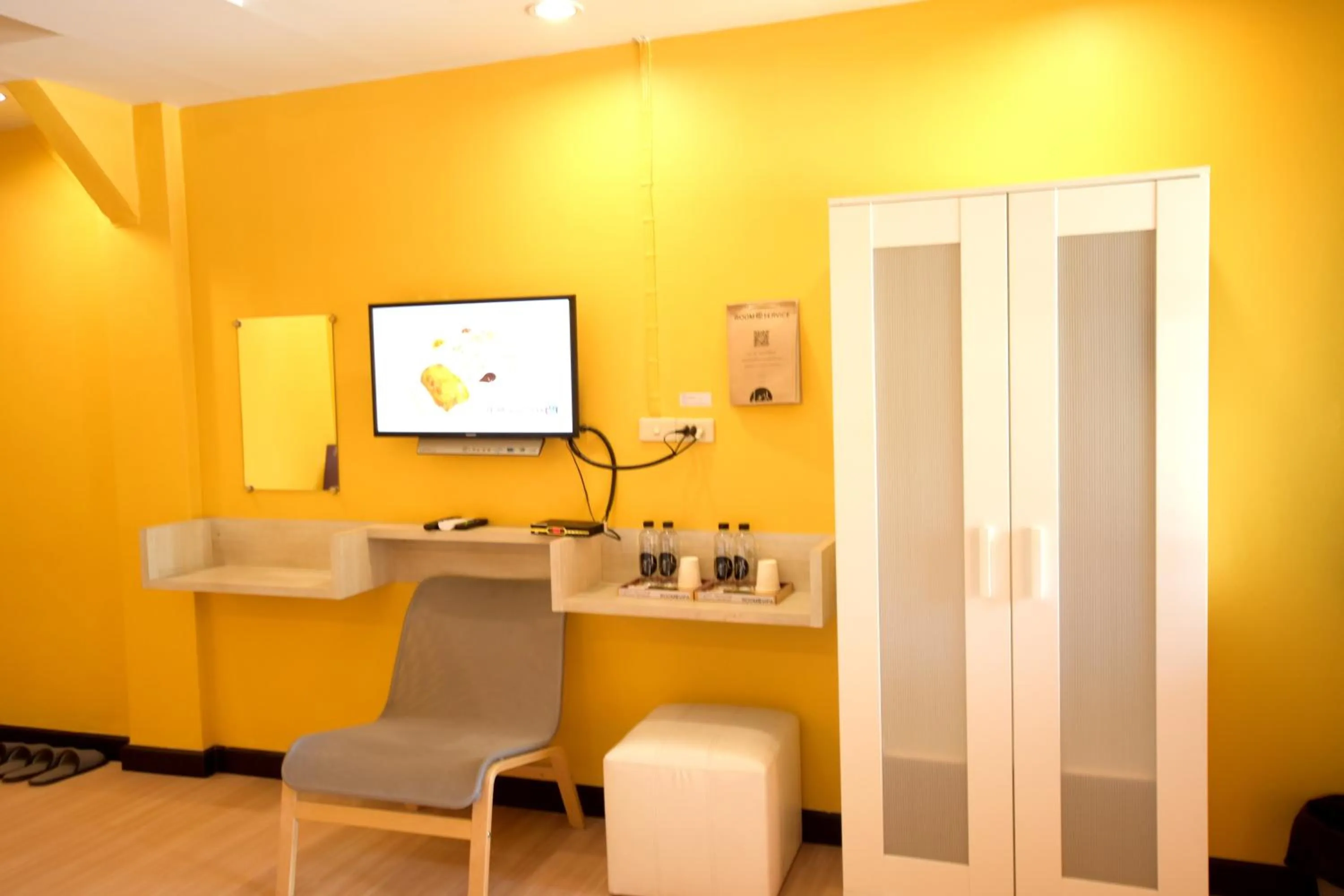 Photo of the whole room in Room@Vipa