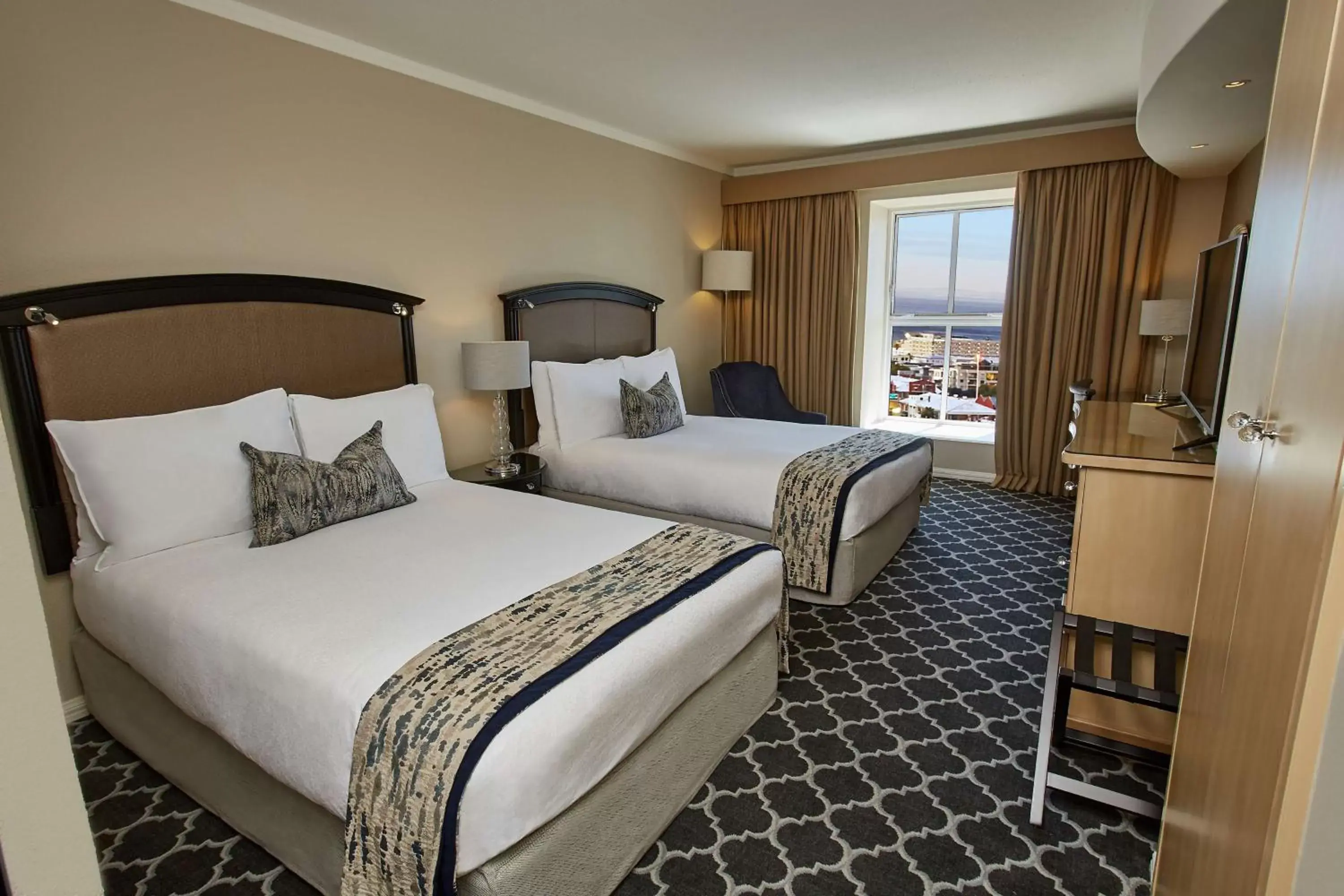 Double Room with Two Double Beds - Smoking in Southern Sun The Cullinan Double Room with Two Double Beds - Smoking in Southern Sun The Cullinan