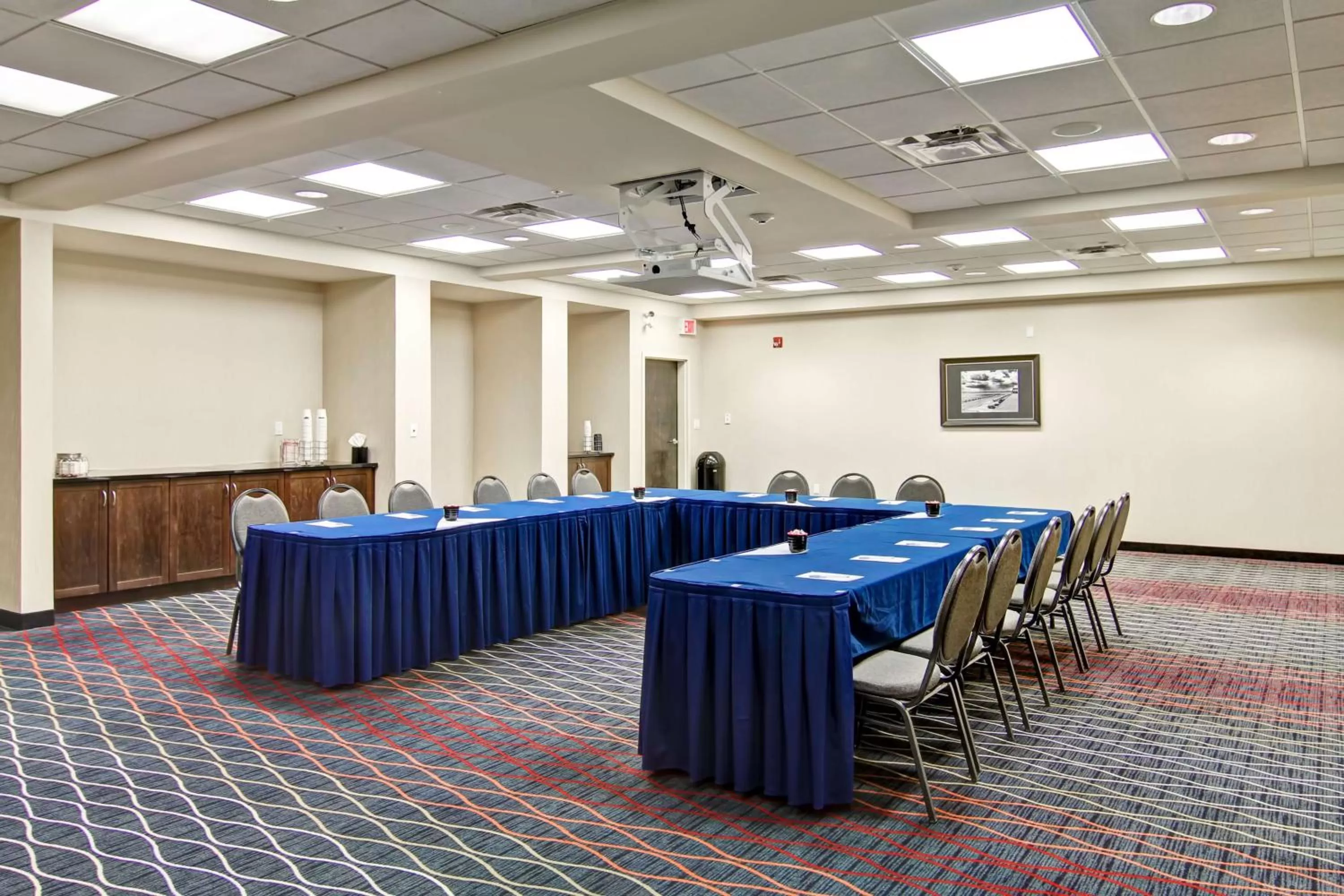 Meeting/conference room in Hampton Inn & Suites Red Deer