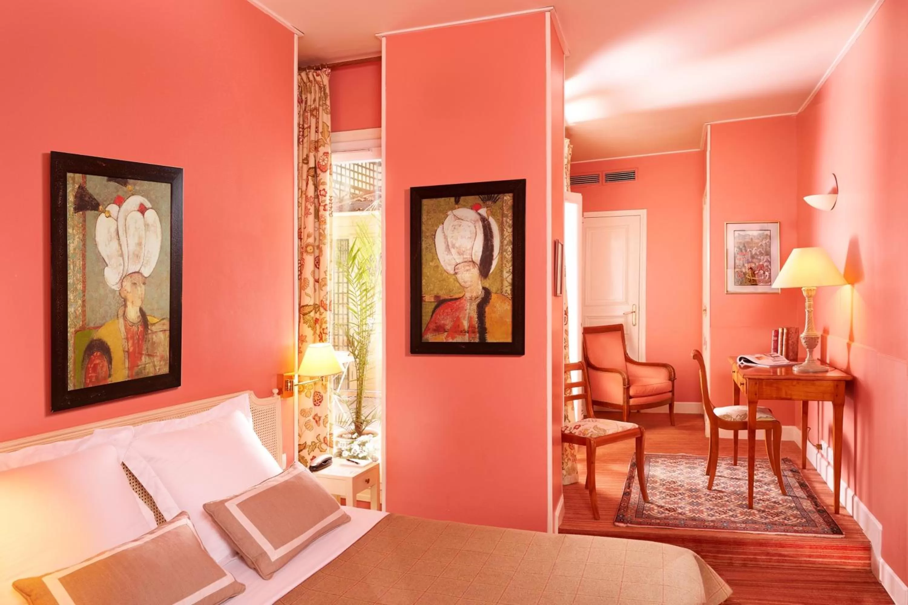 View (from property/room), Bed in Relais Du Louvre