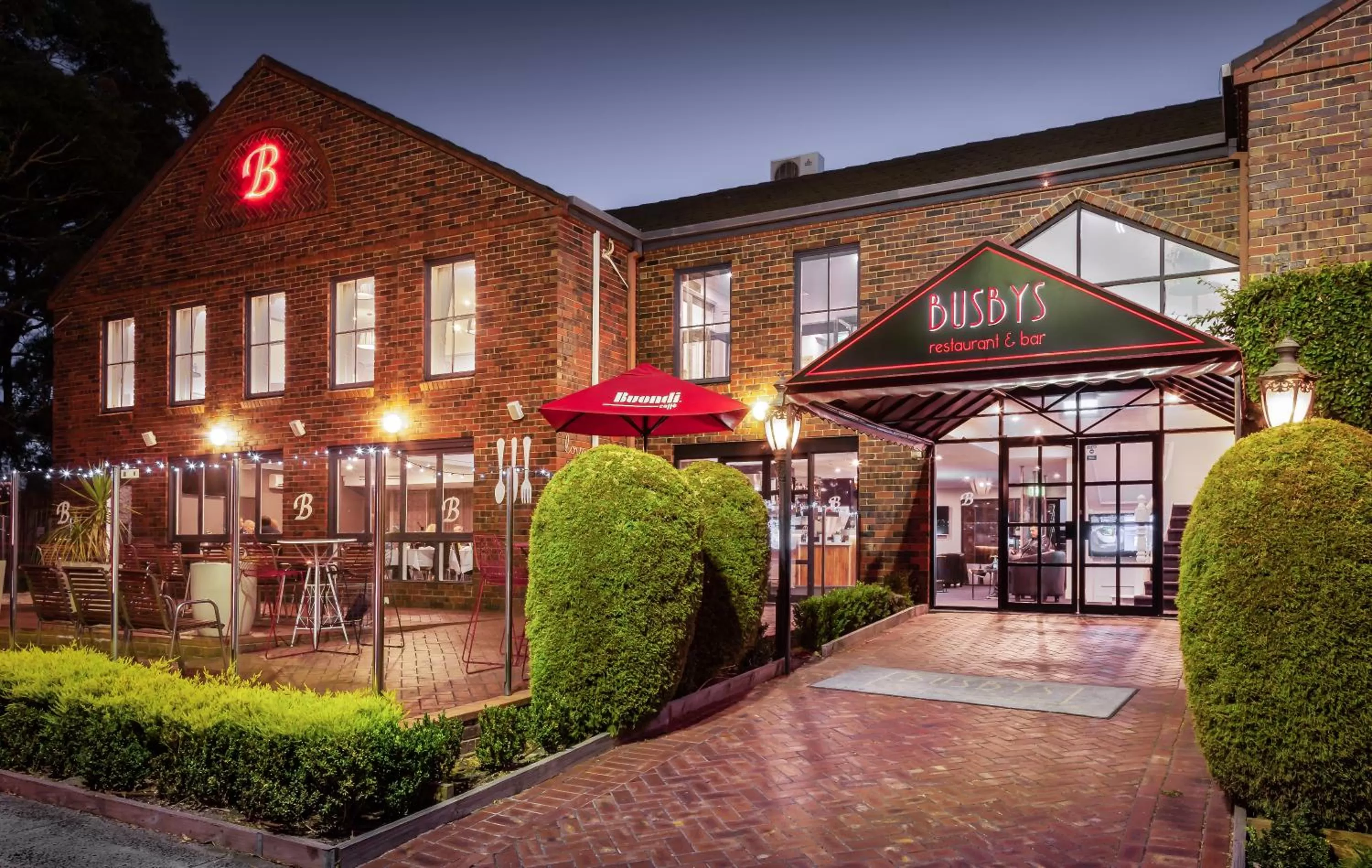 Property building in Best Western Plus Buckingham International