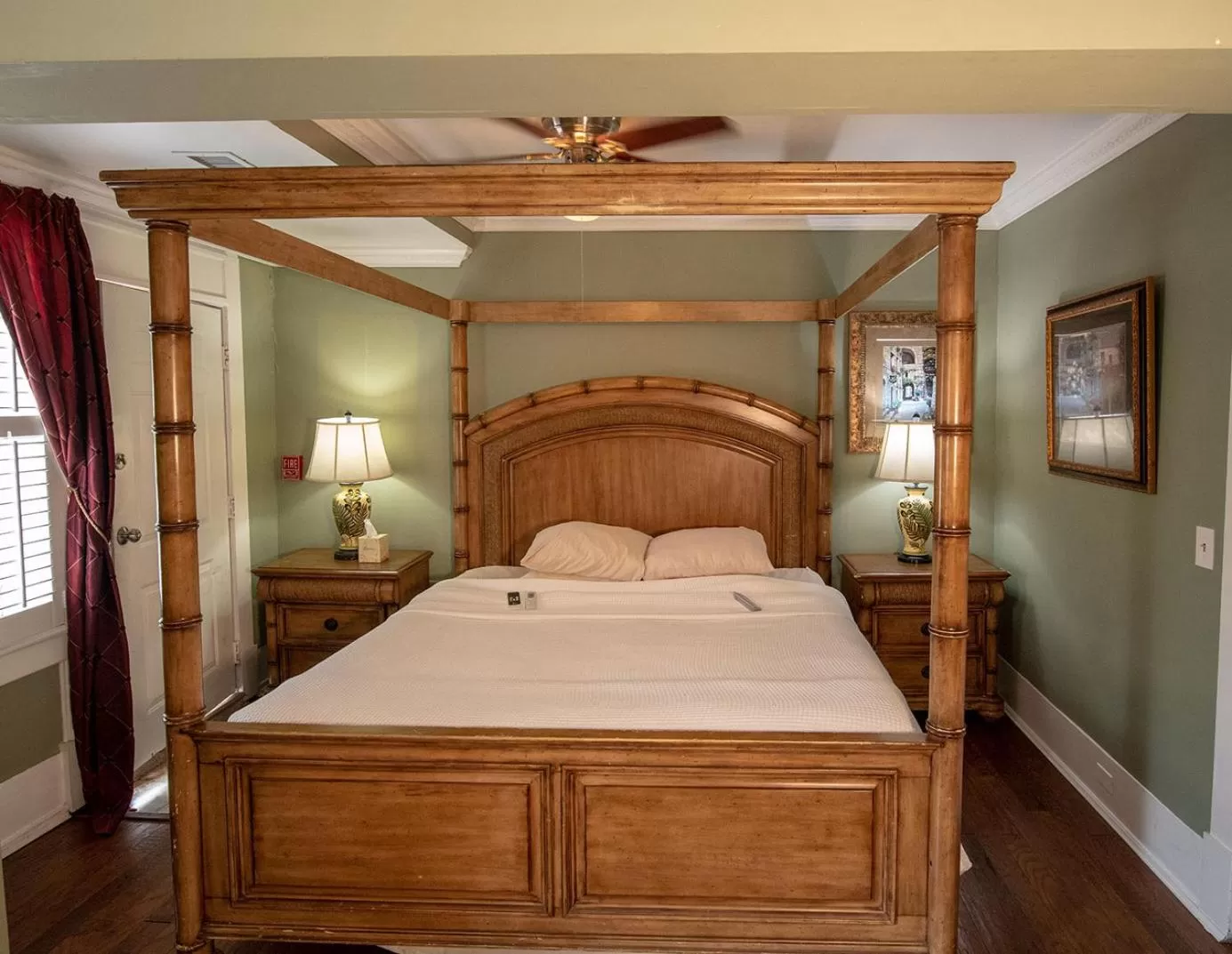 Bedroom, Bed in Casablanca Inn on the Bay