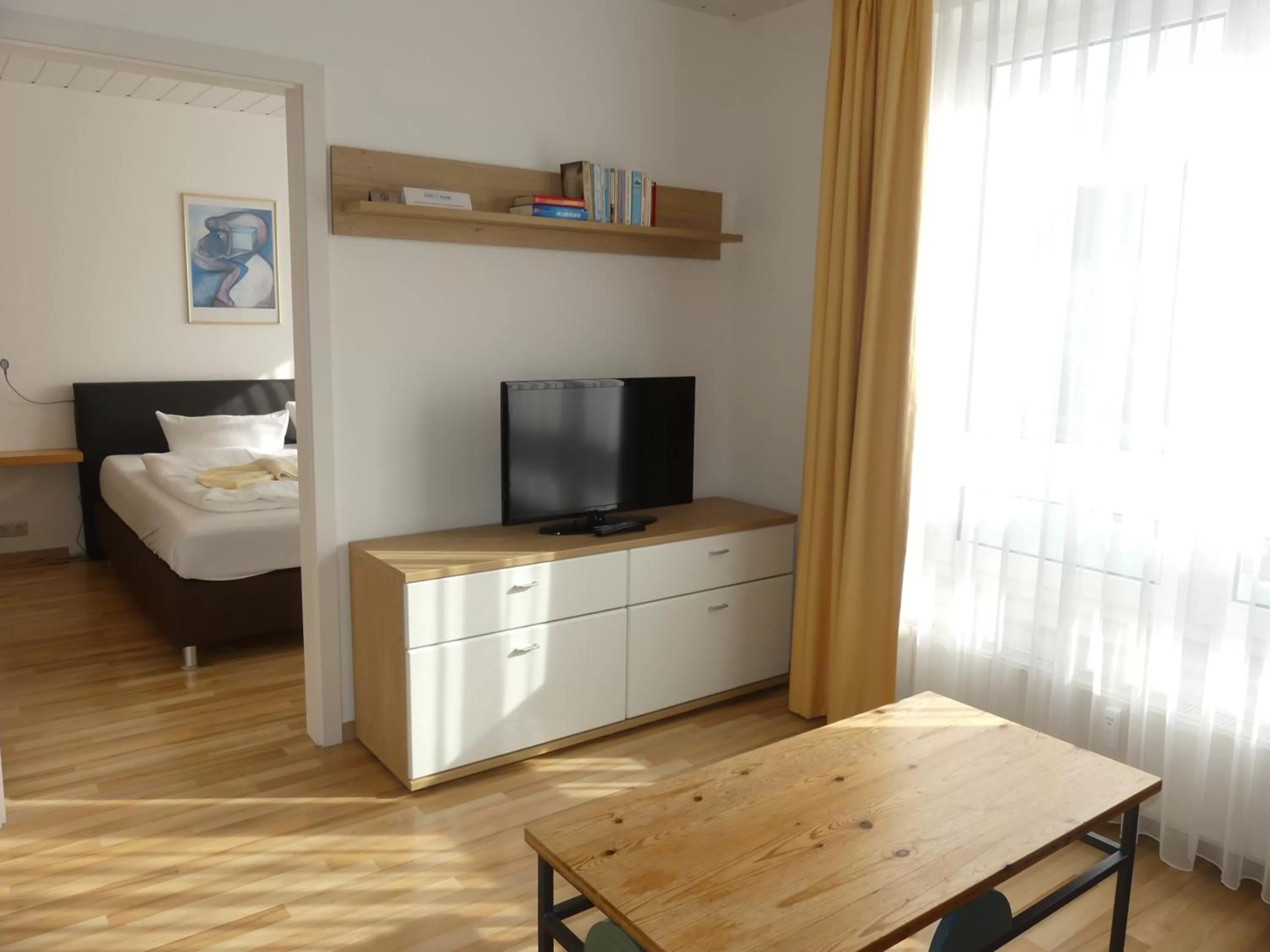 Photo of the whole room, TV/Entertainment Center in Apartmenthaus Binzer Sterne