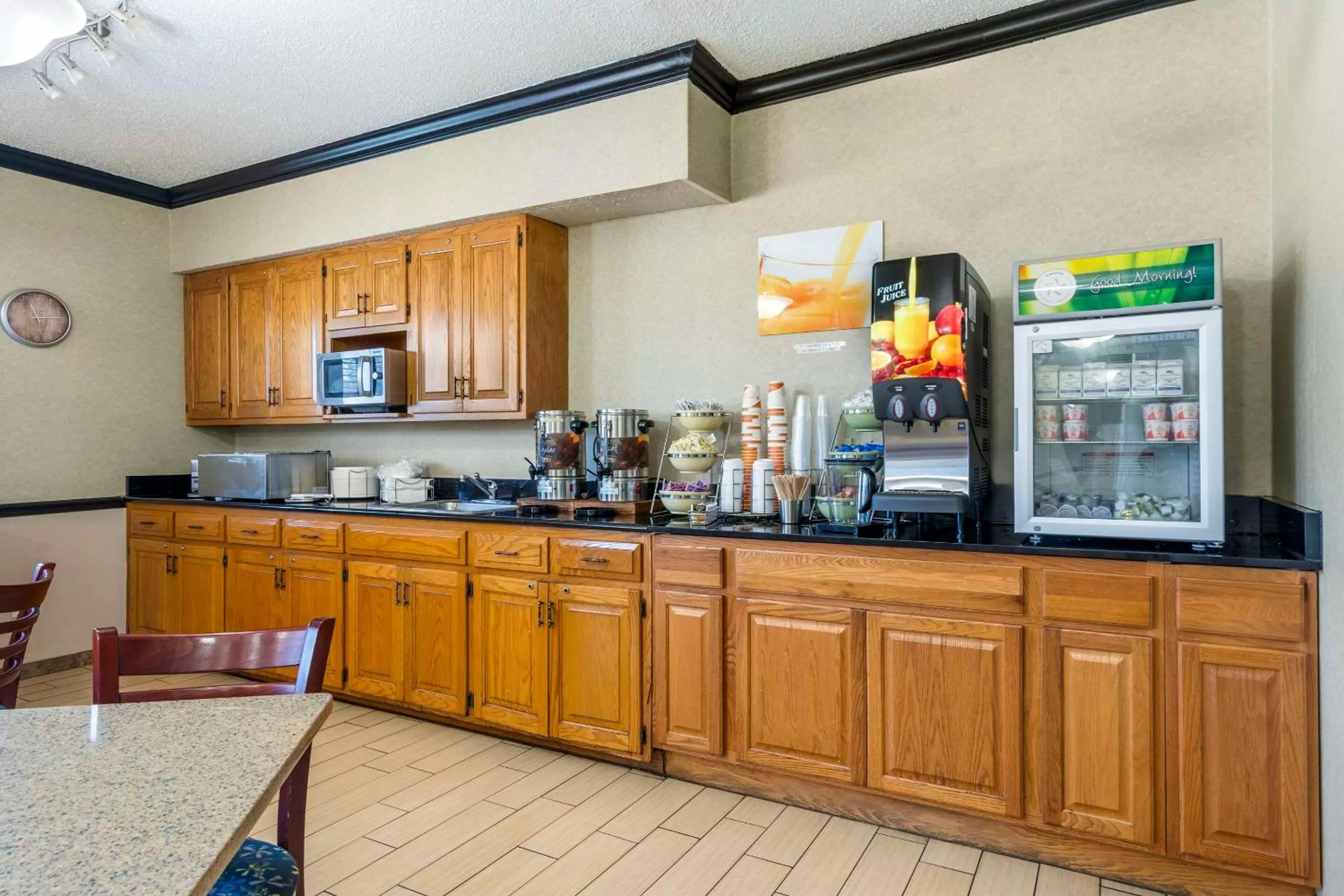 Breakfast in Quality Inn & Suites Delaware South