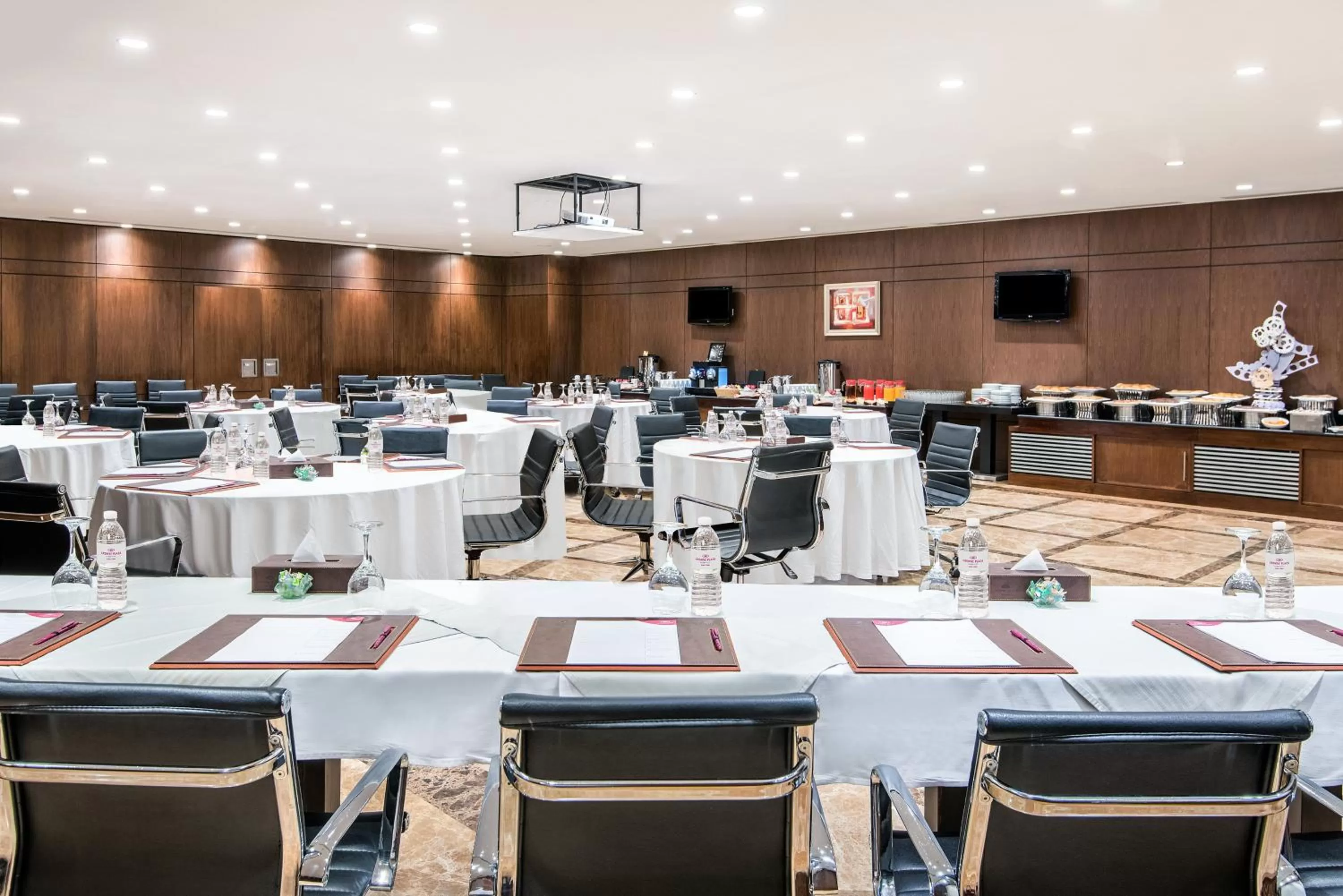 Meeting/conference room in Crowne Plaza Madinah by IHG